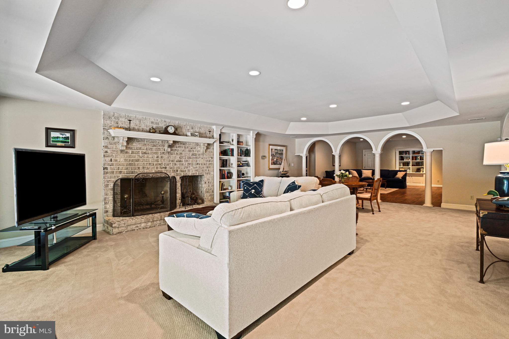 FALCON RIDGE - Residential