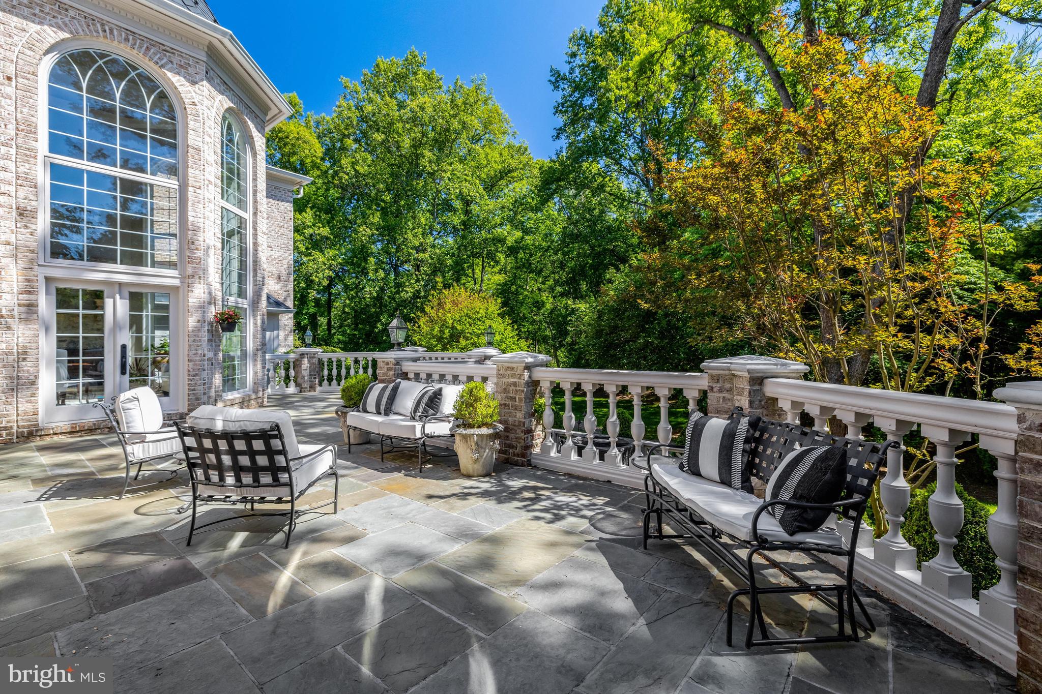 FALCON RIDGE - Residential
