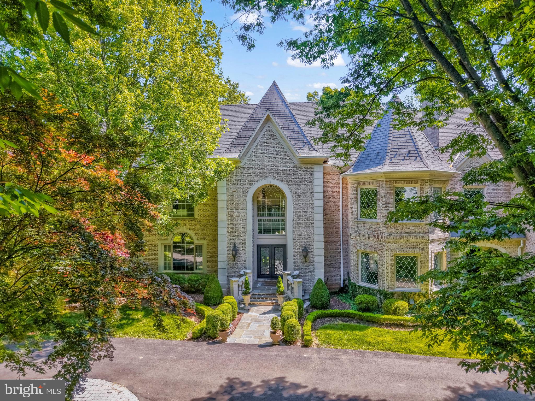 FALCON RIDGE - Residential