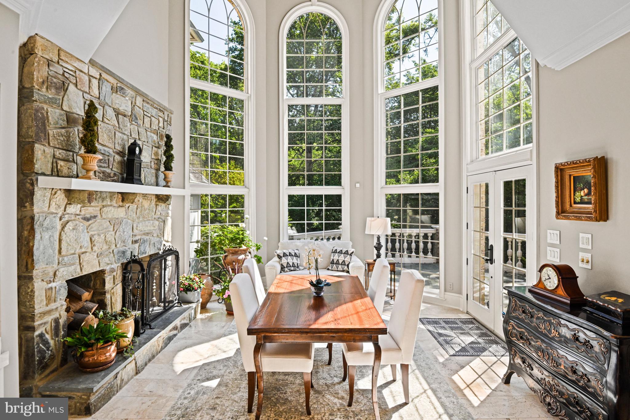 FALCON RIDGE - Residential