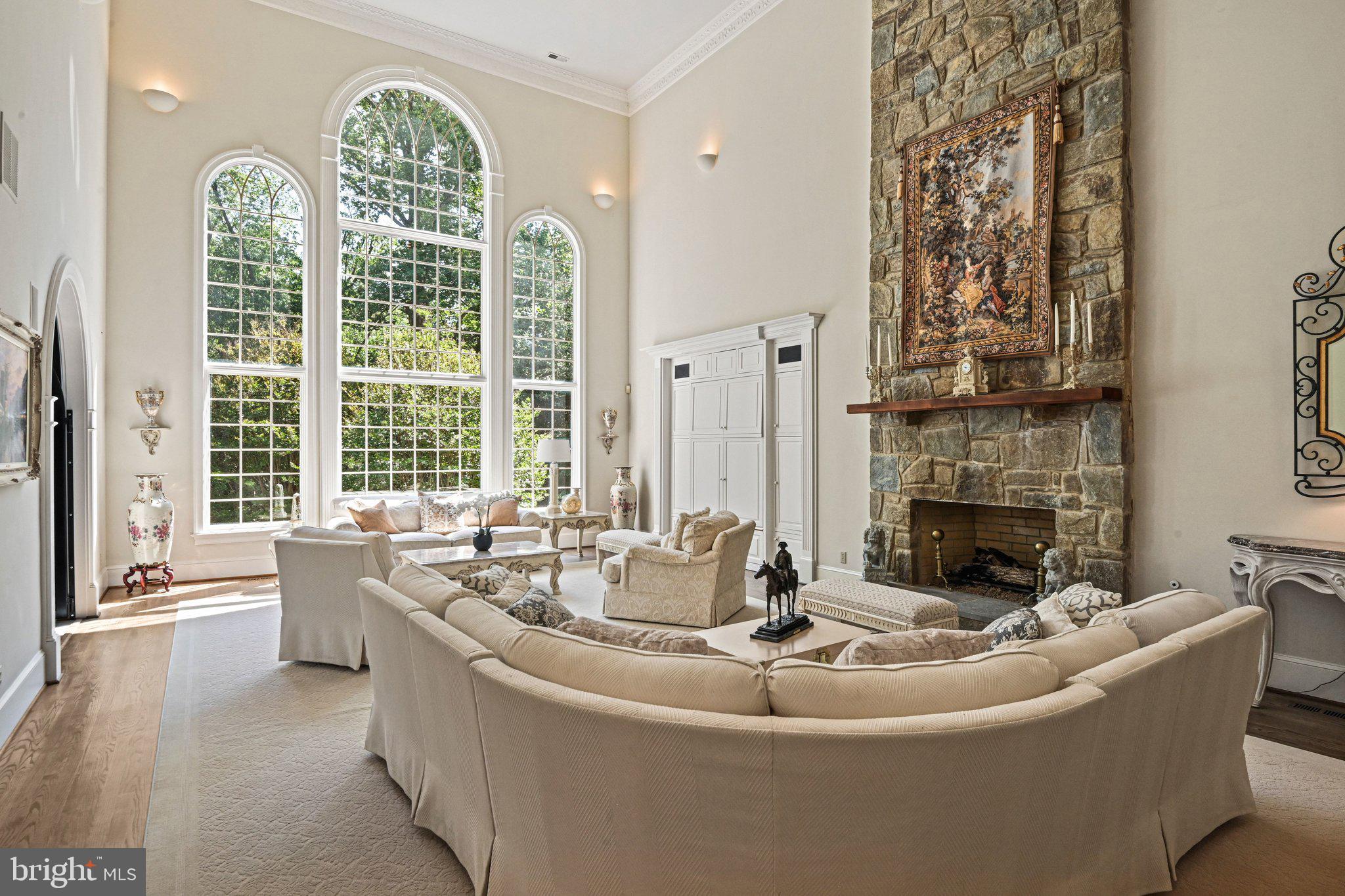 FALCON RIDGE - Residential
