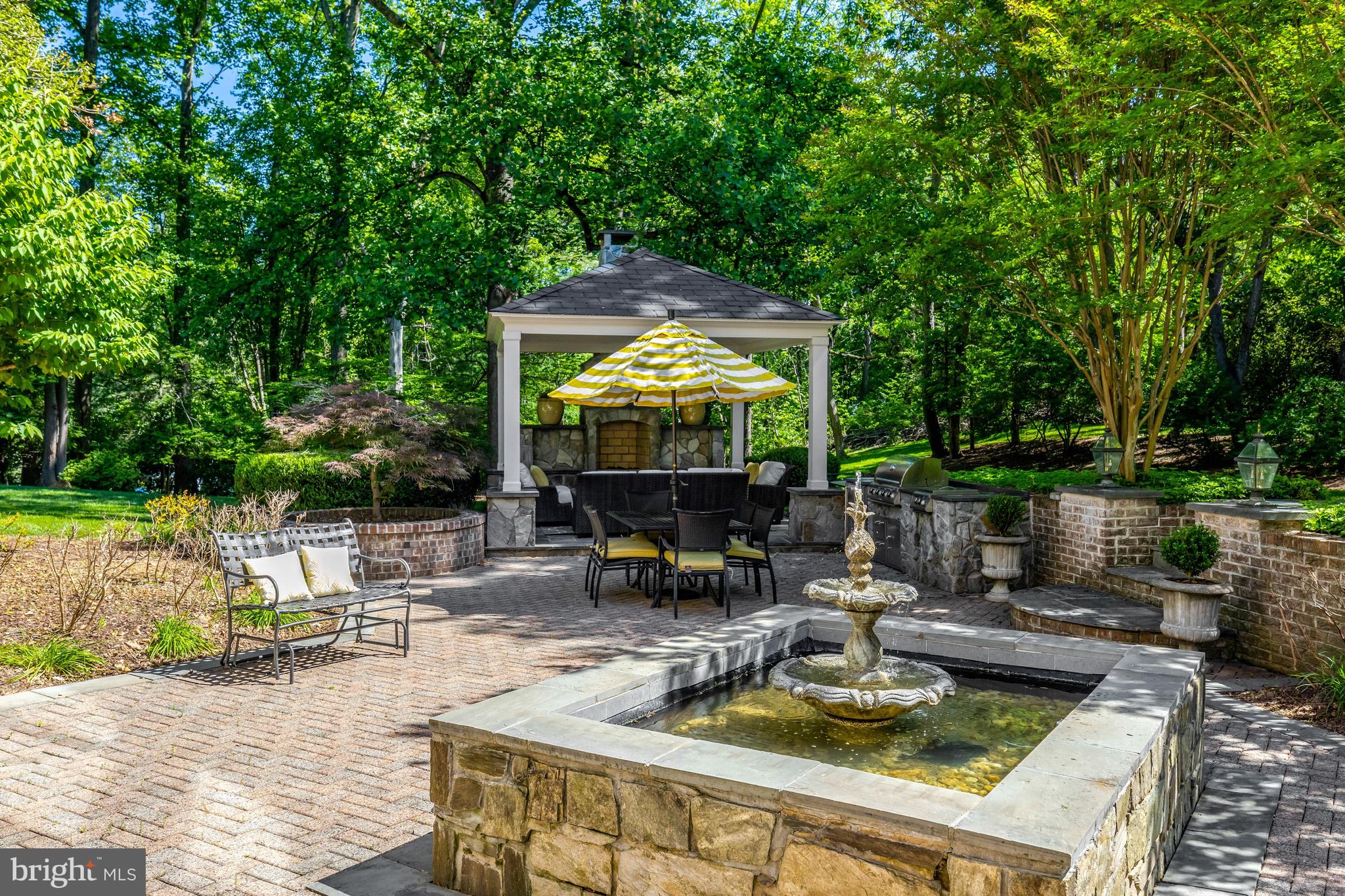 FALCON RIDGE - Residential