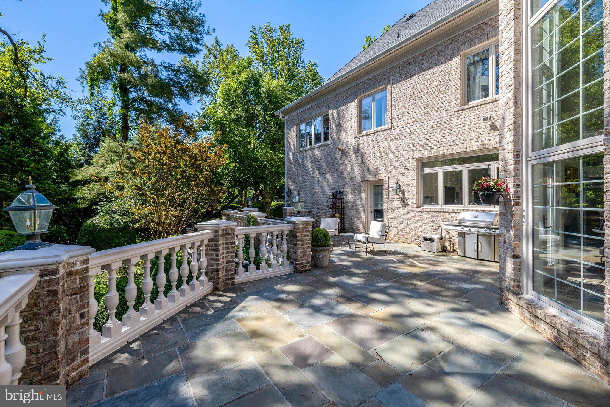 FALCON RIDGE - Residential