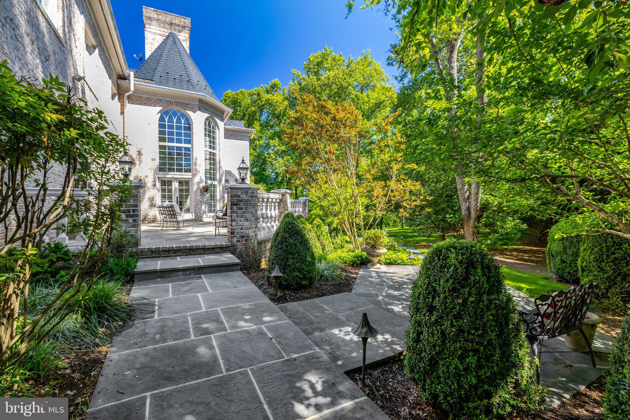 FALCON RIDGE - Residential