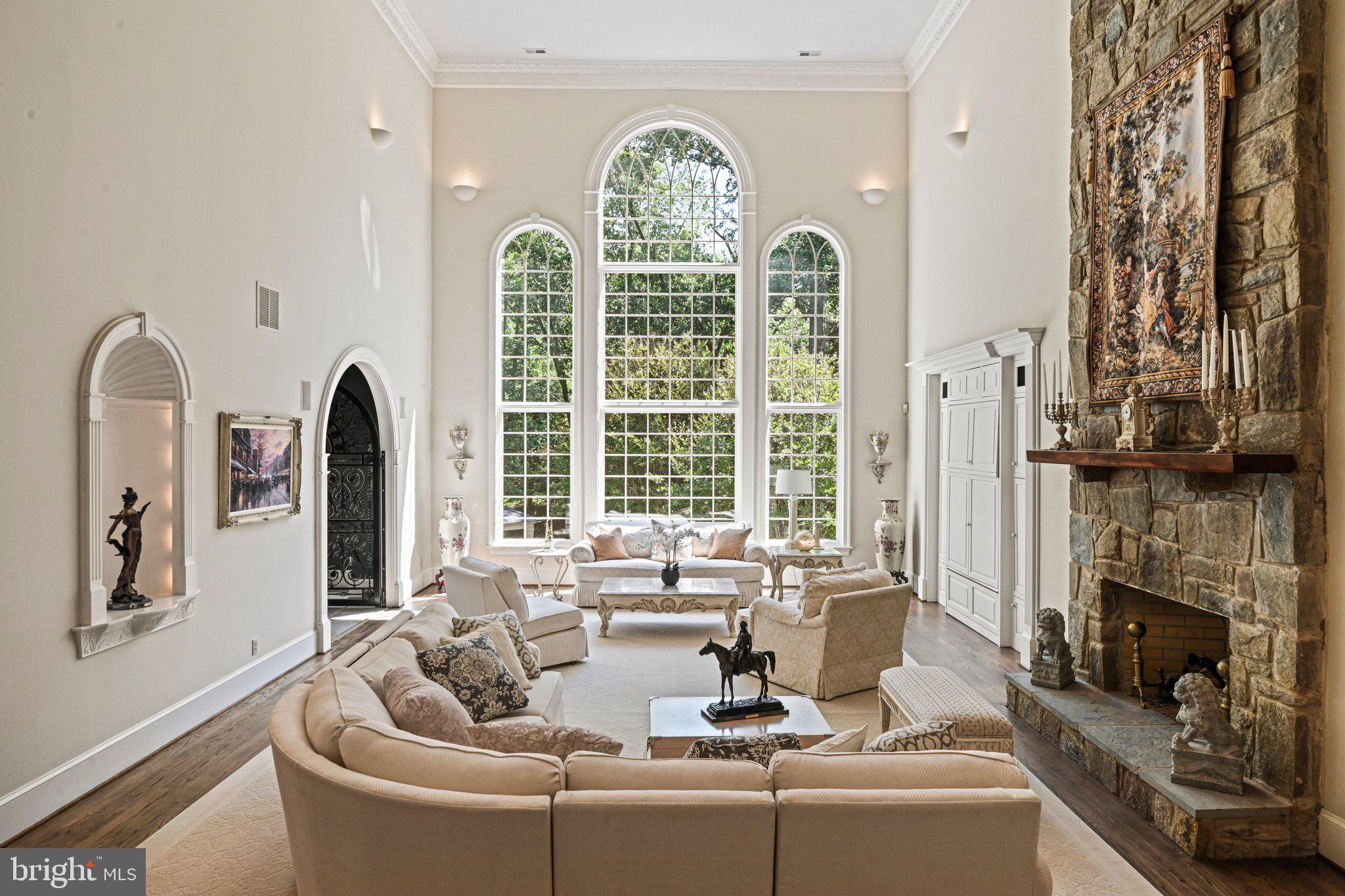 FALCON RIDGE - Residential