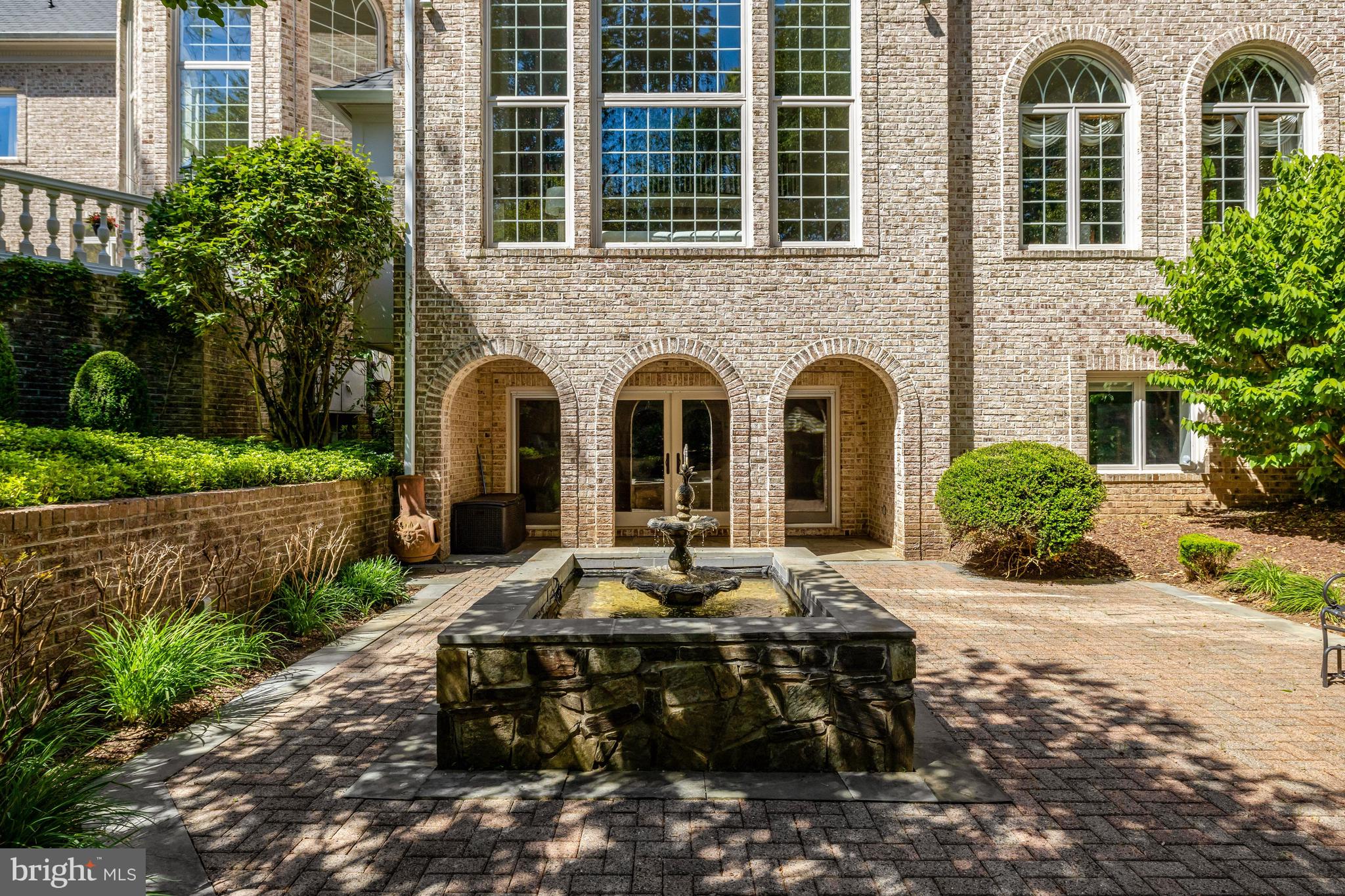 FALCON RIDGE - Residential