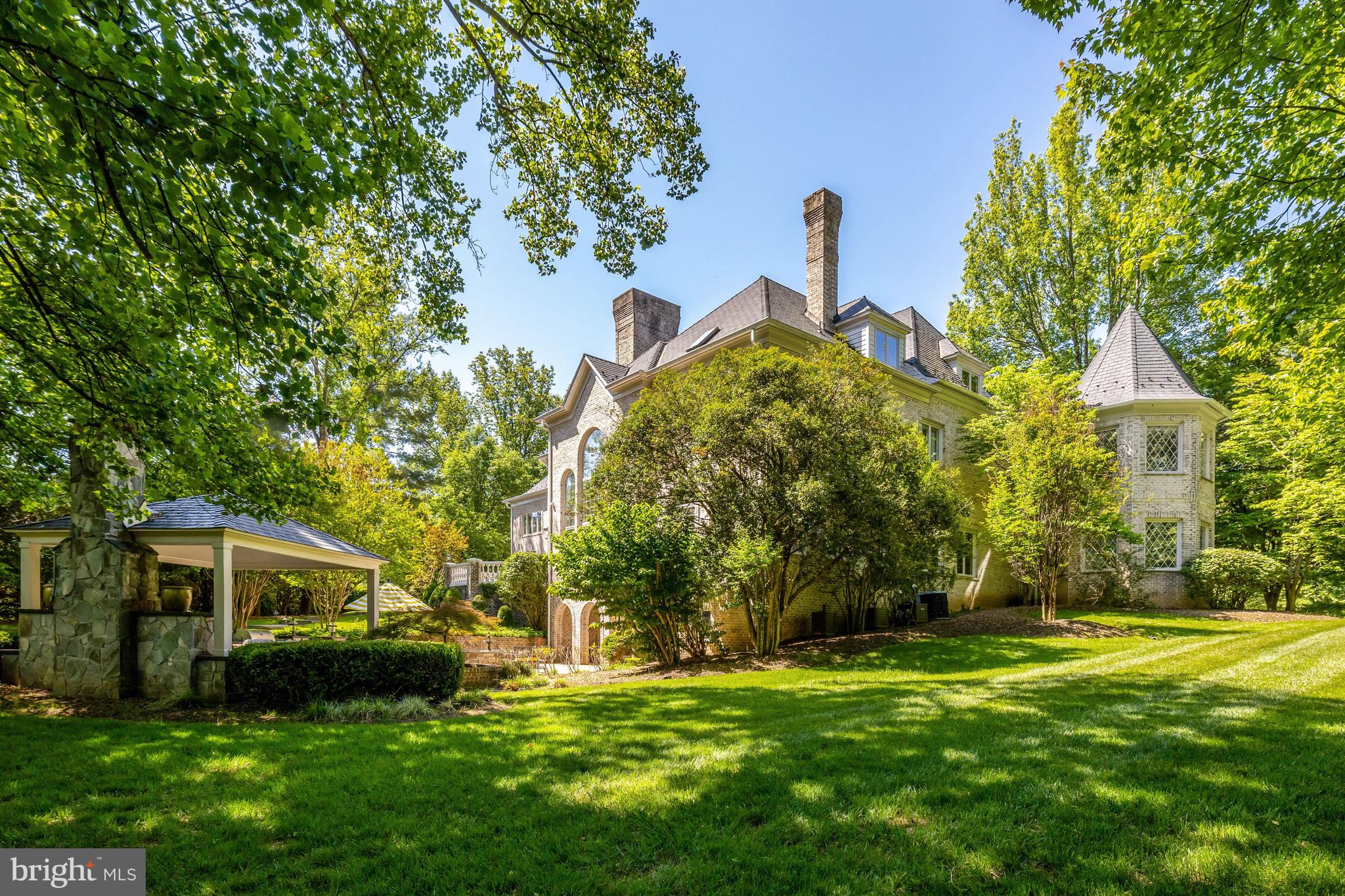 FALCON RIDGE - Residential