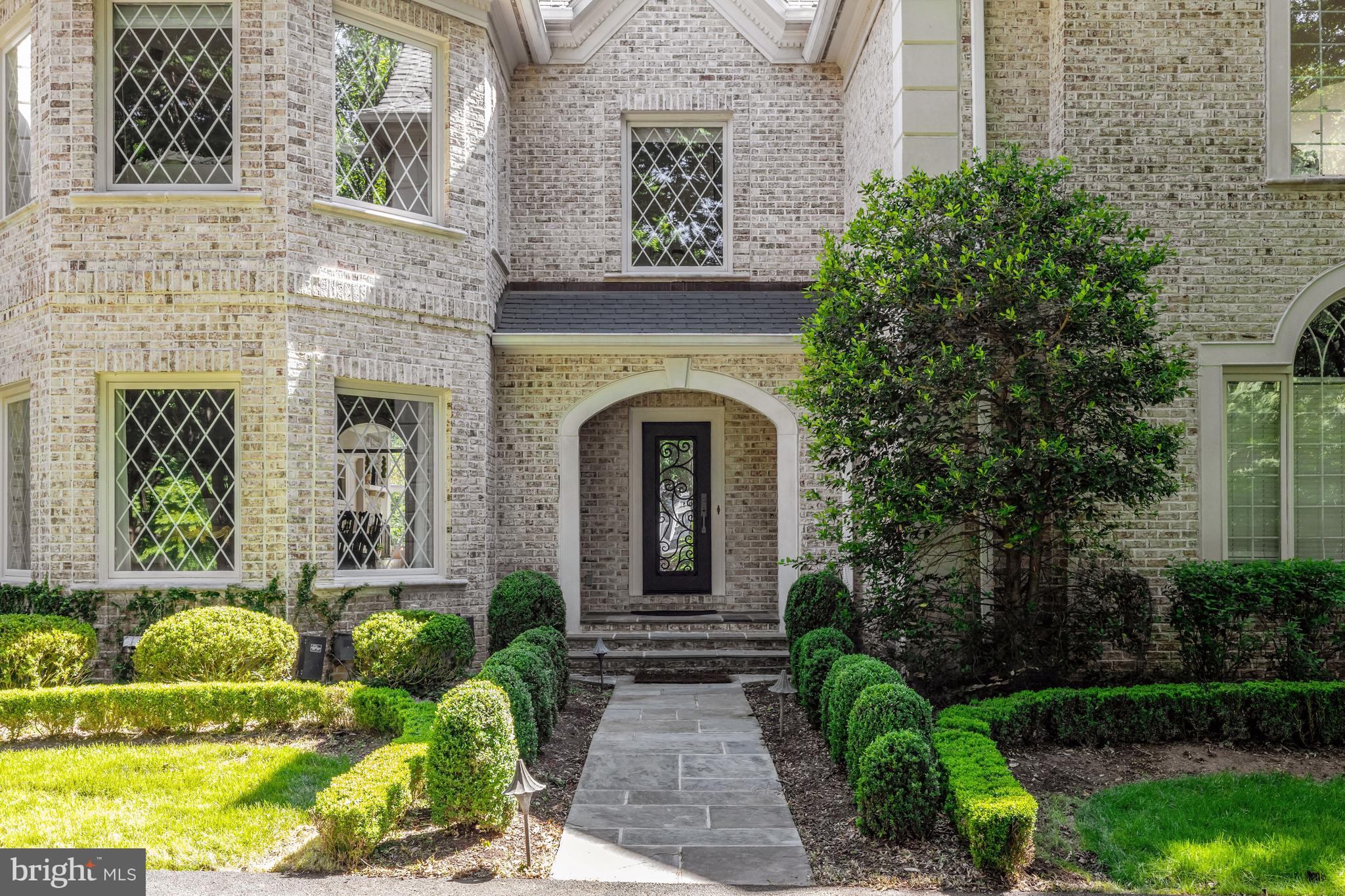 FALCON RIDGE - Residential