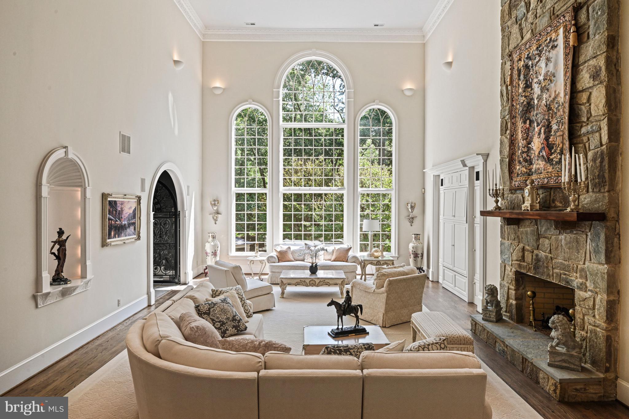 FALCON RIDGE - Residential