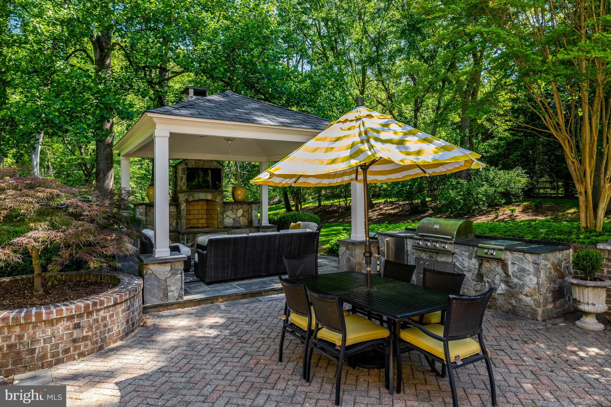 FALCON RIDGE - Residential