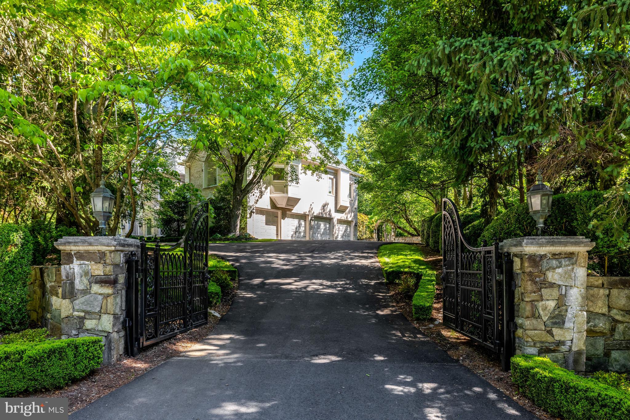 FALCON RIDGE - Residential