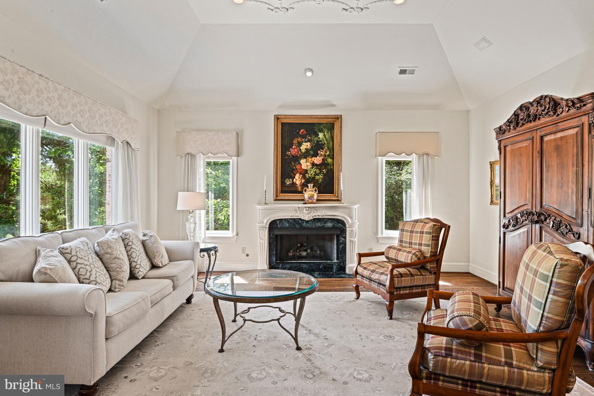 FALCON RIDGE - Residential