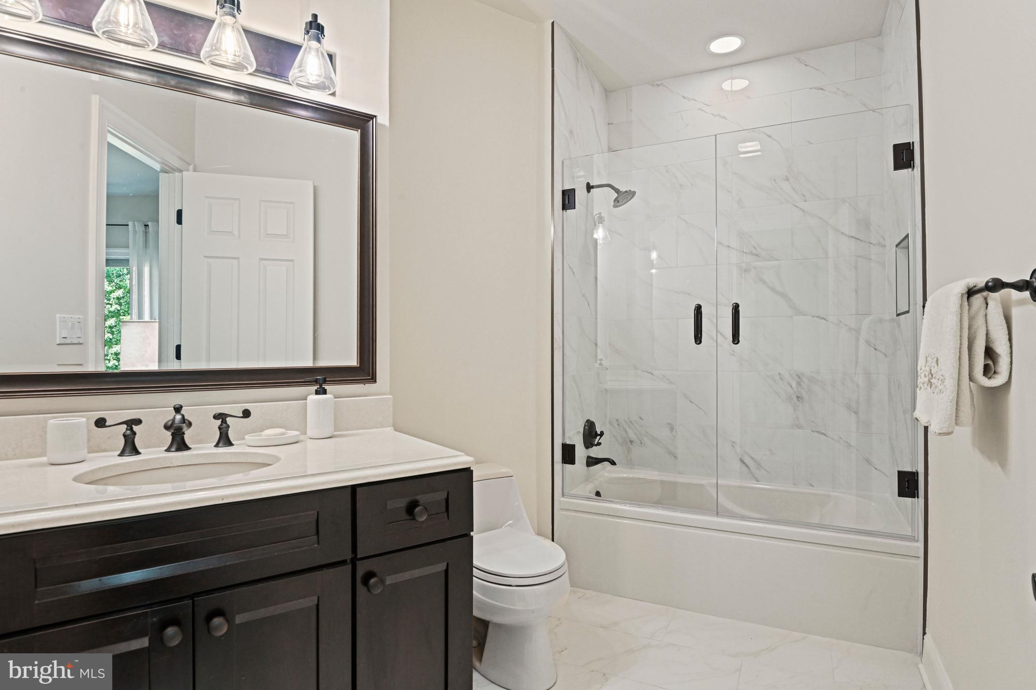 FALCON RIDGE - Residential