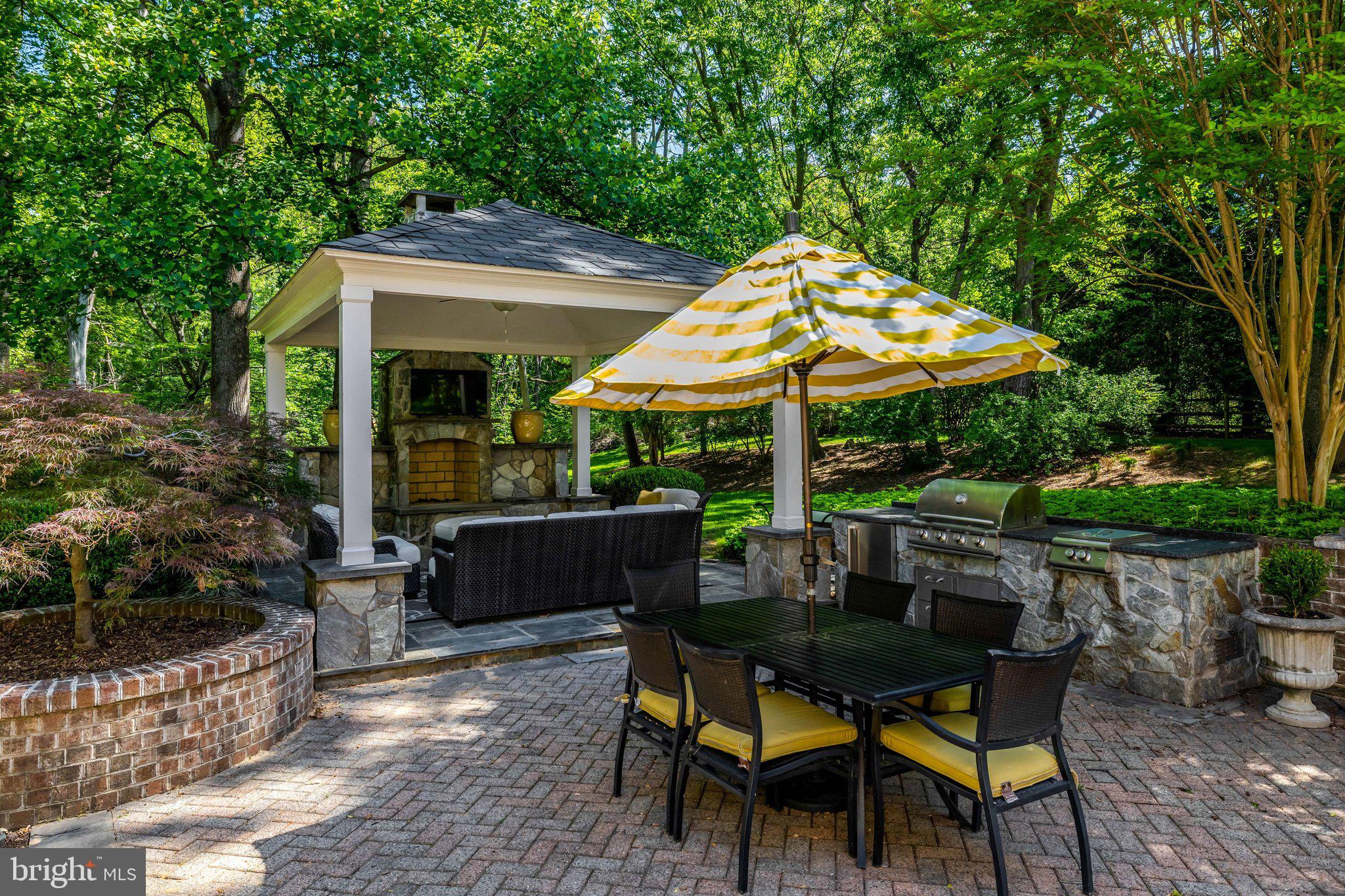 FALCON RIDGE - Residential