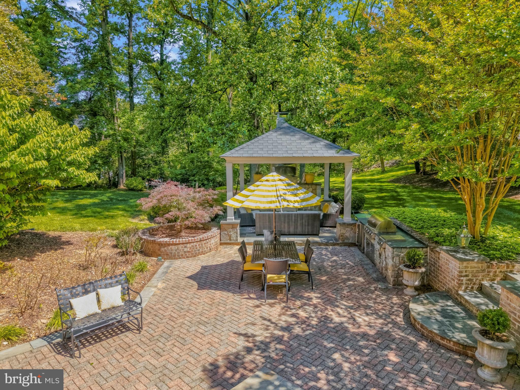 FALCON RIDGE - Residential