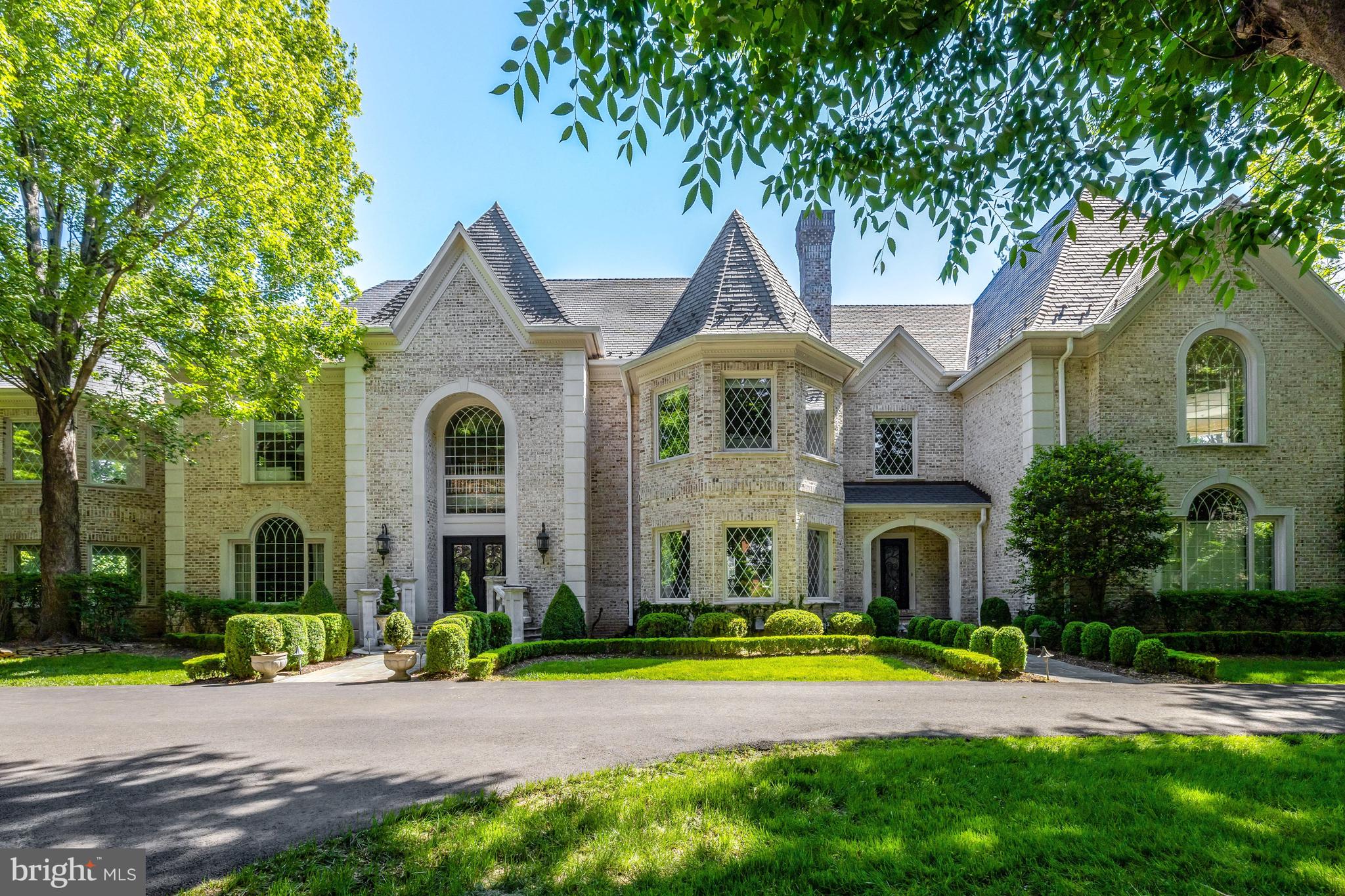 FALCON RIDGE - Residential
