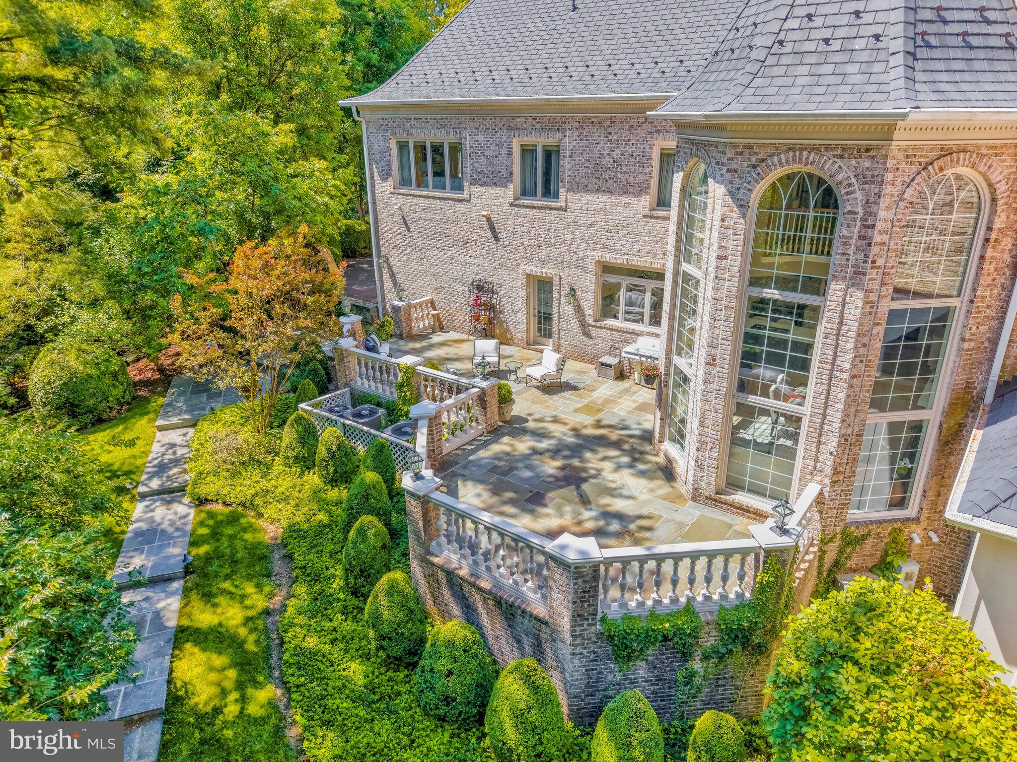 FALCON RIDGE - Residential