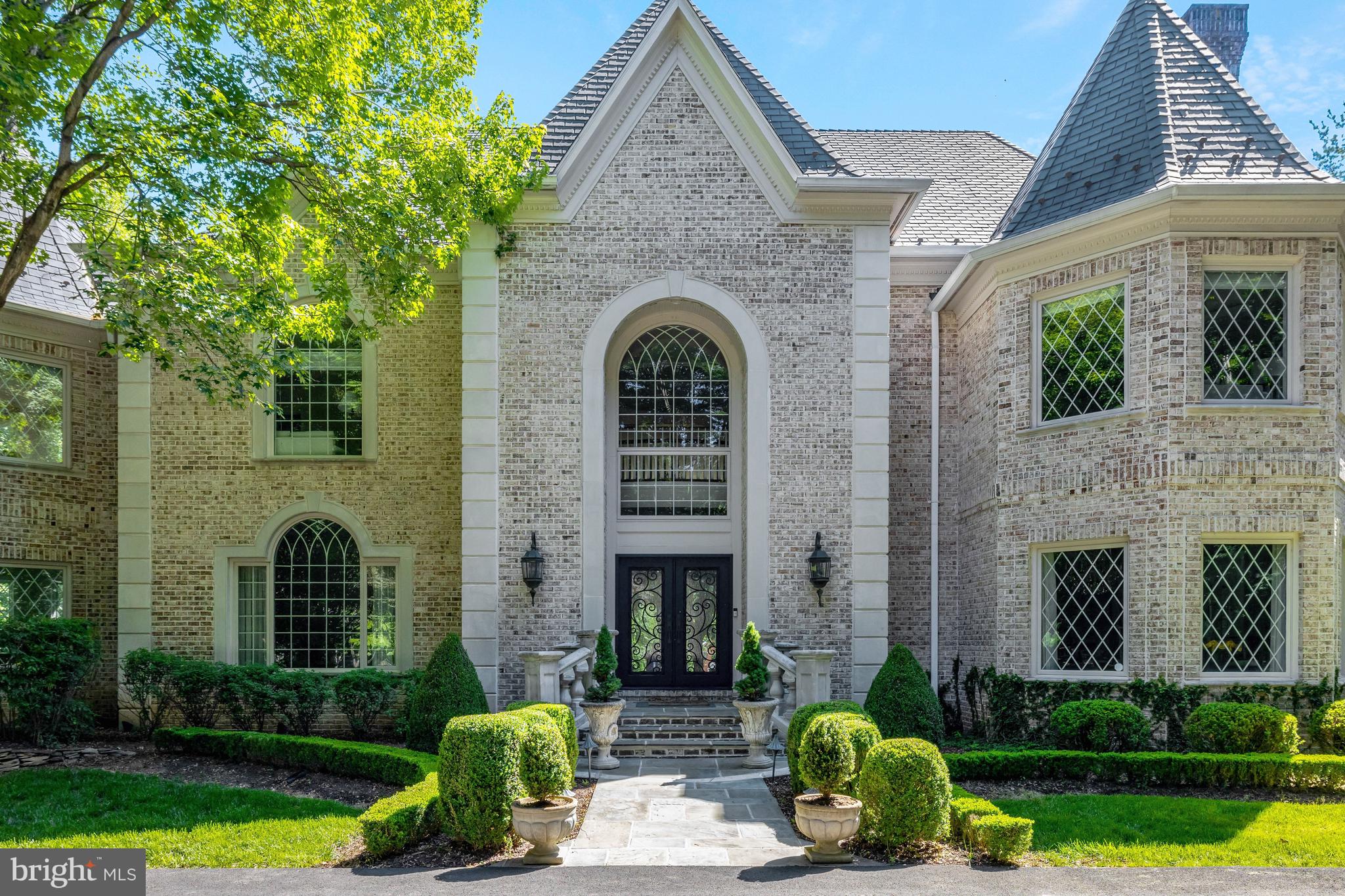 FALCON RIDGE - Residential