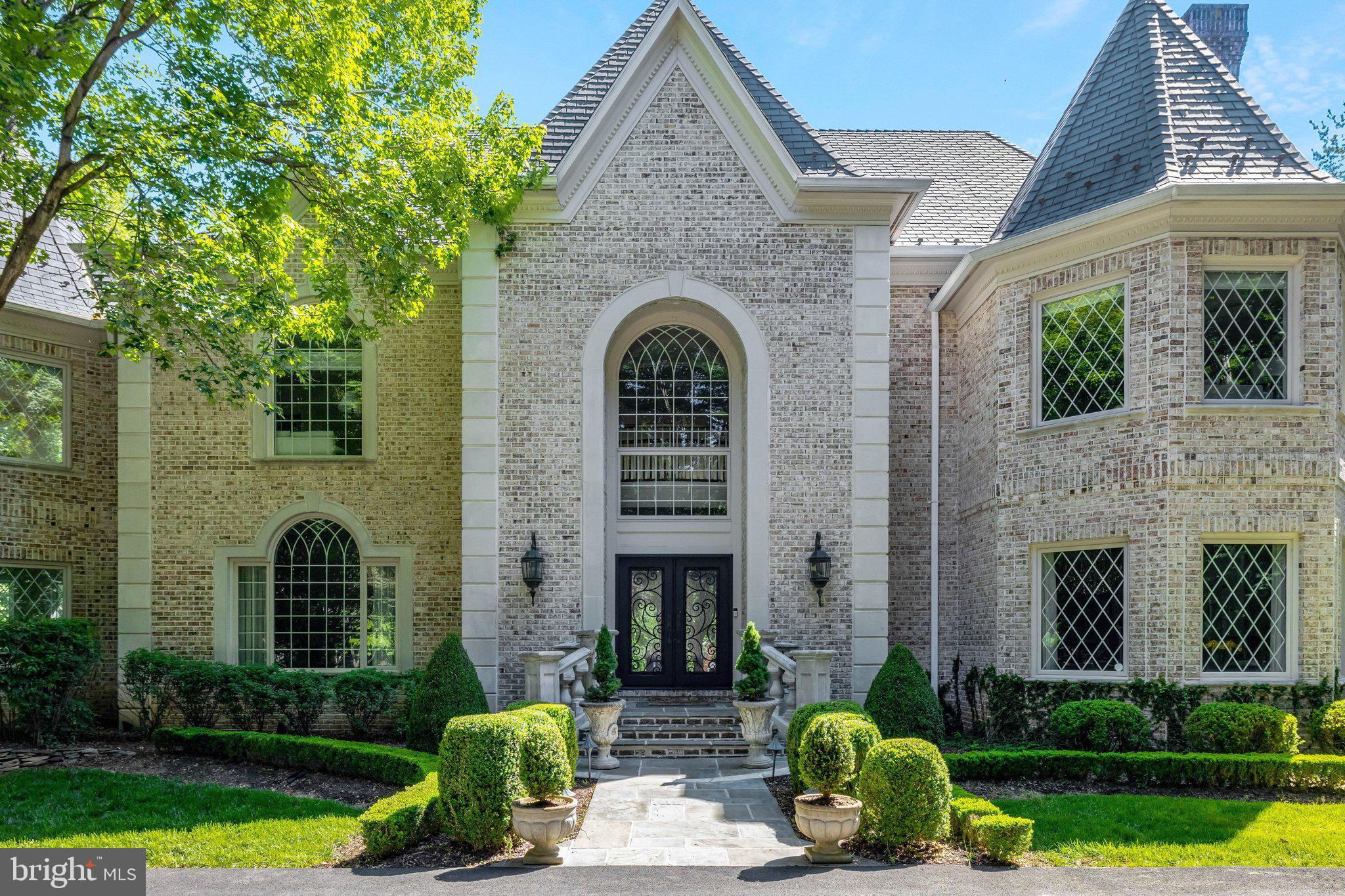 FALCON RIDGE - Residential