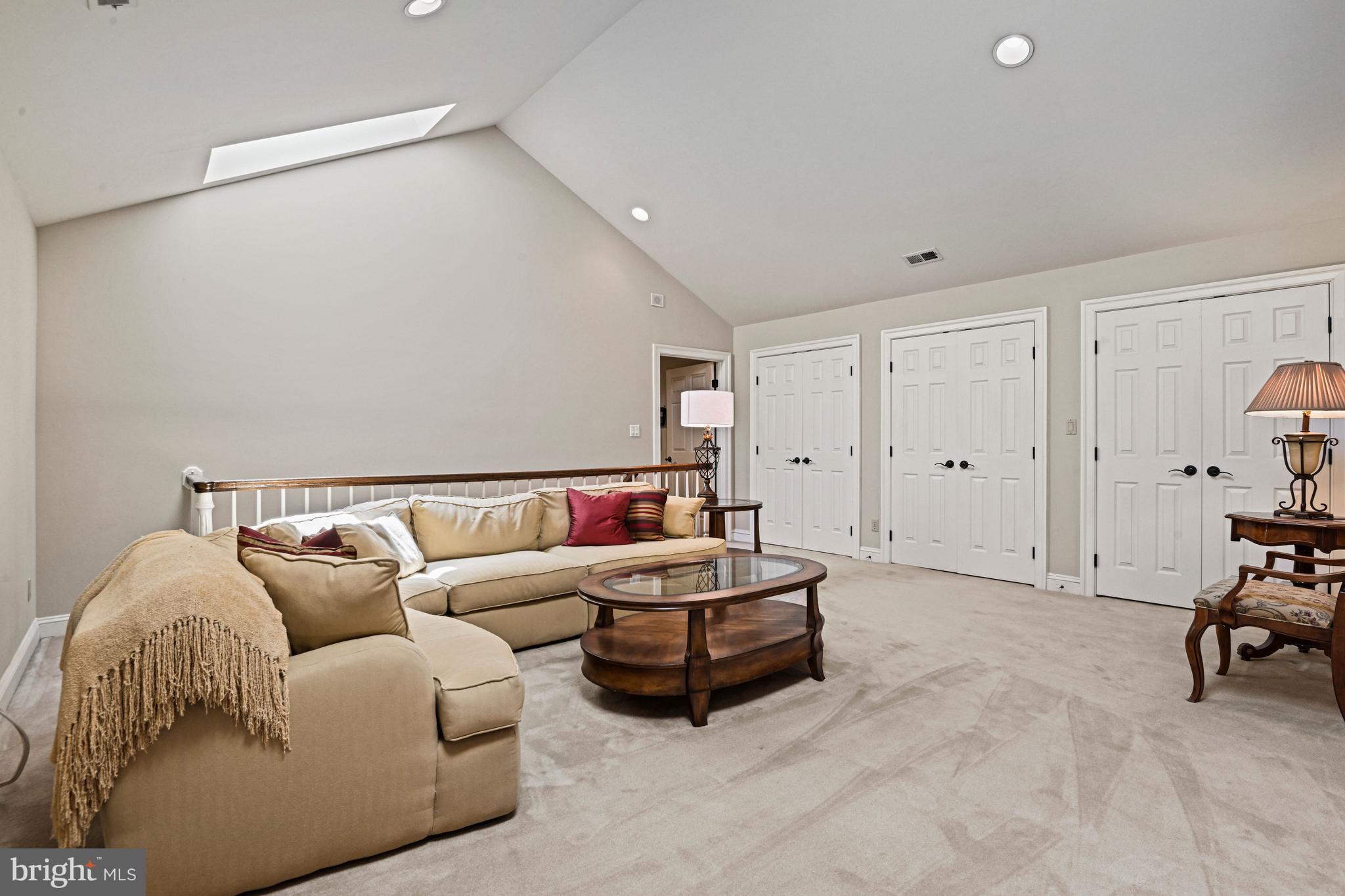 FALCON RIDGE - Residential
