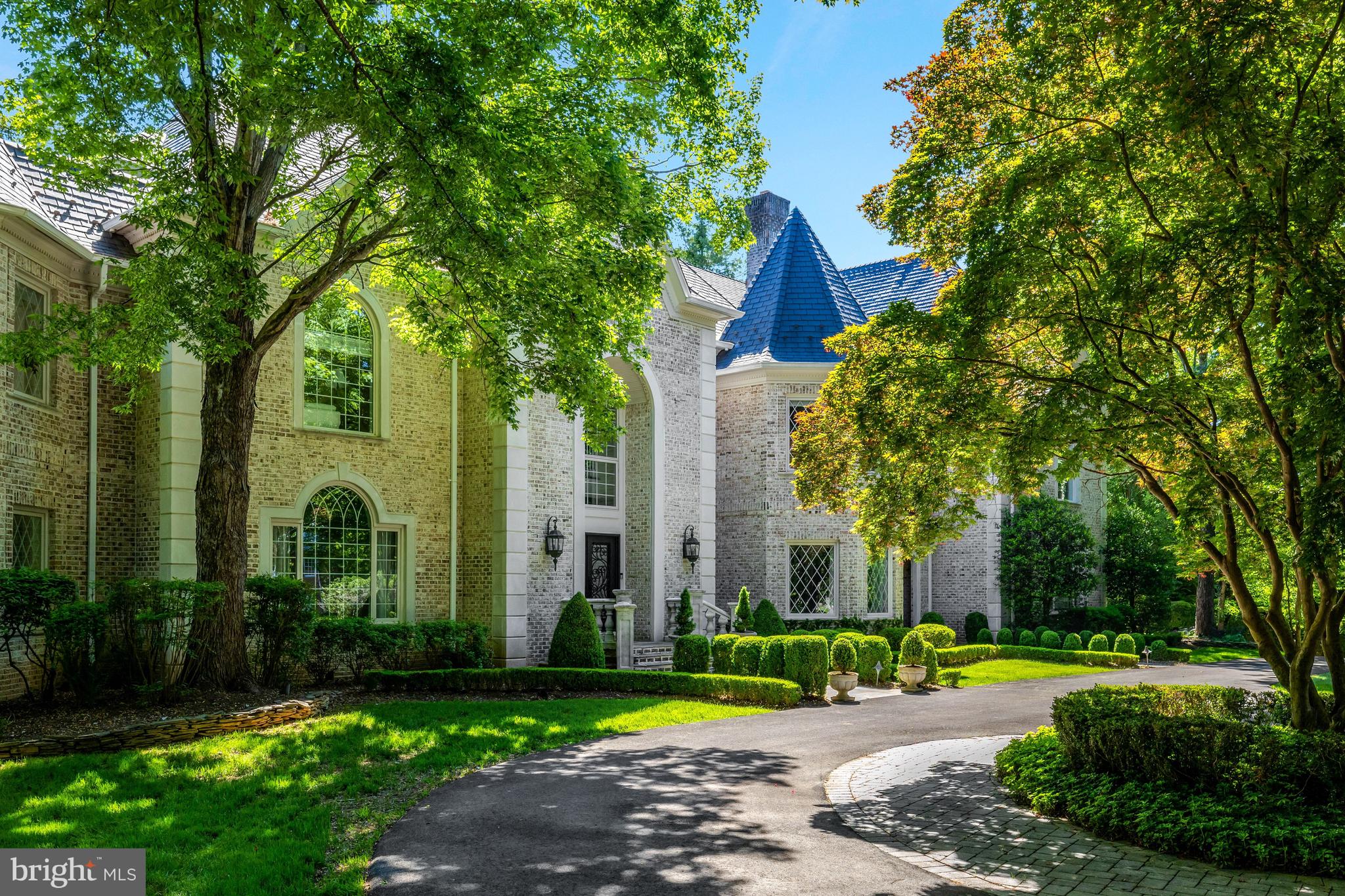 FALCON RIDGE - Residential