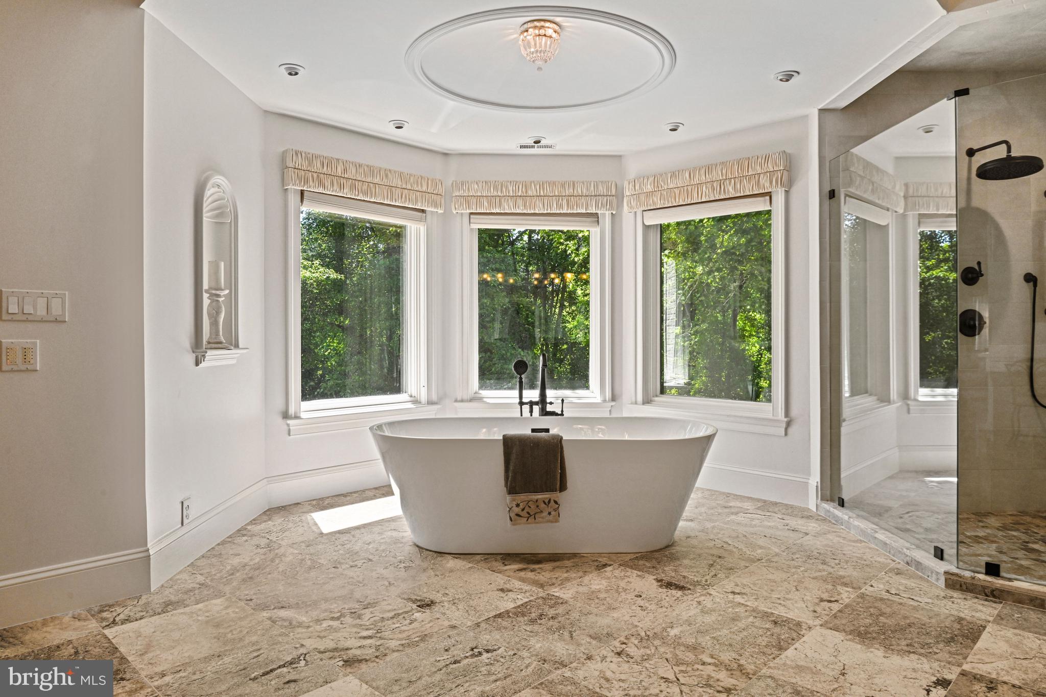 FALCON RIDGE - Residential