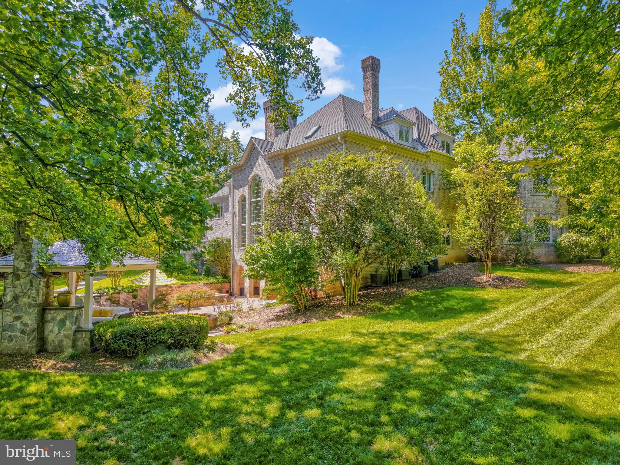 FALCON RIDGE - Residential