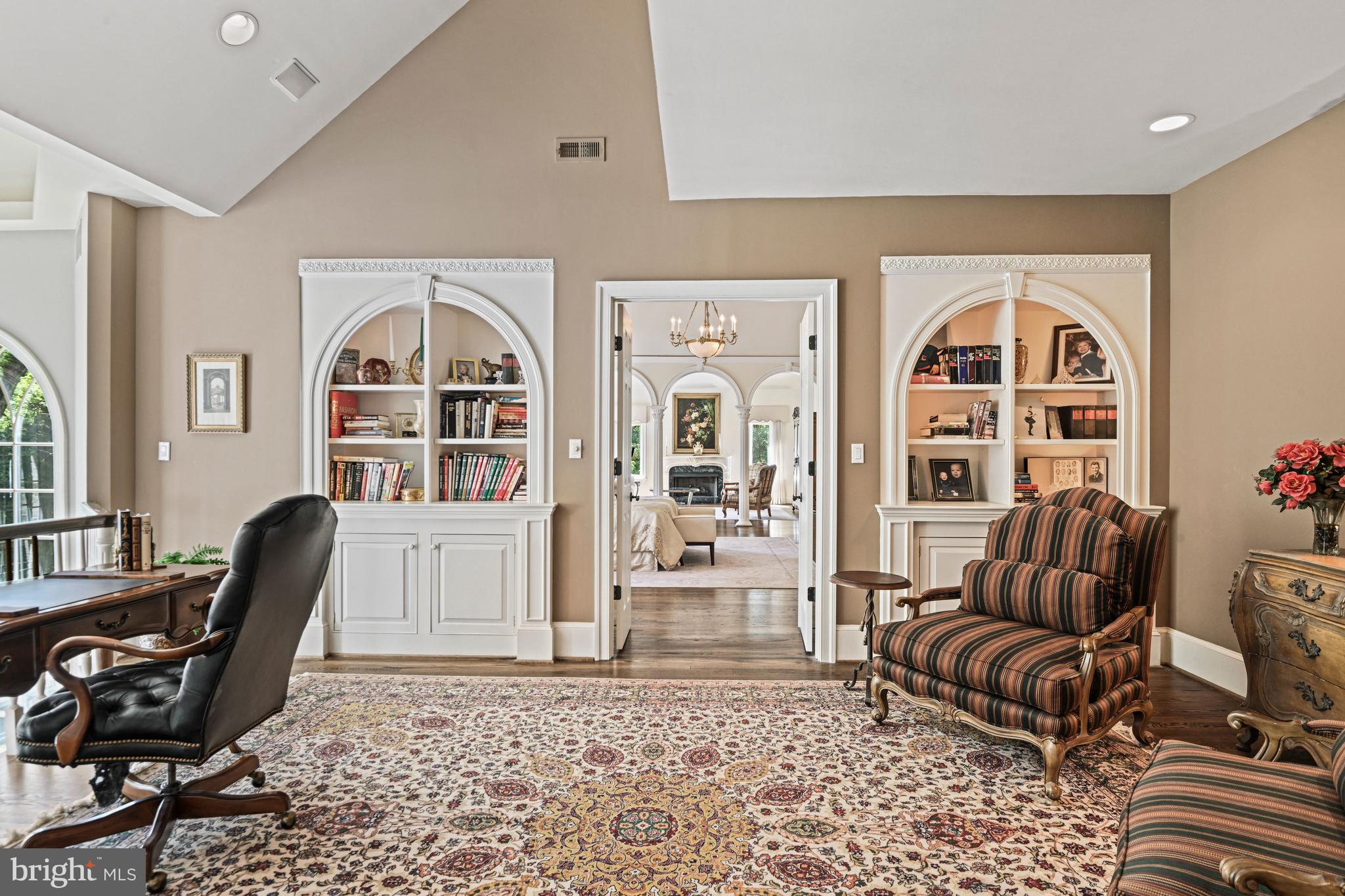 FALCON RIDGE - Residential
