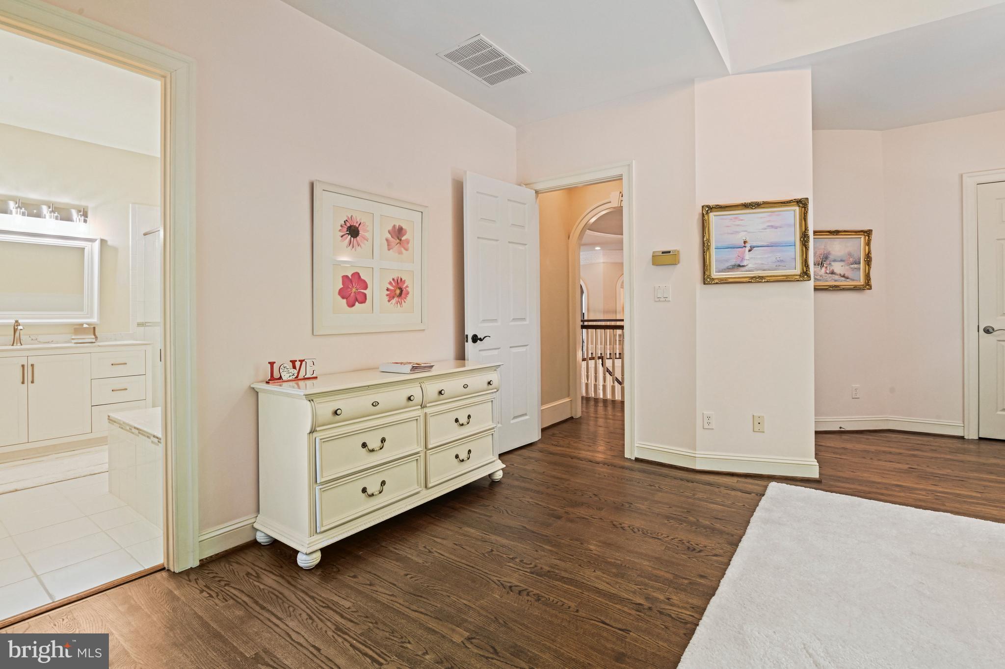 FALCON RIDGE - Residential