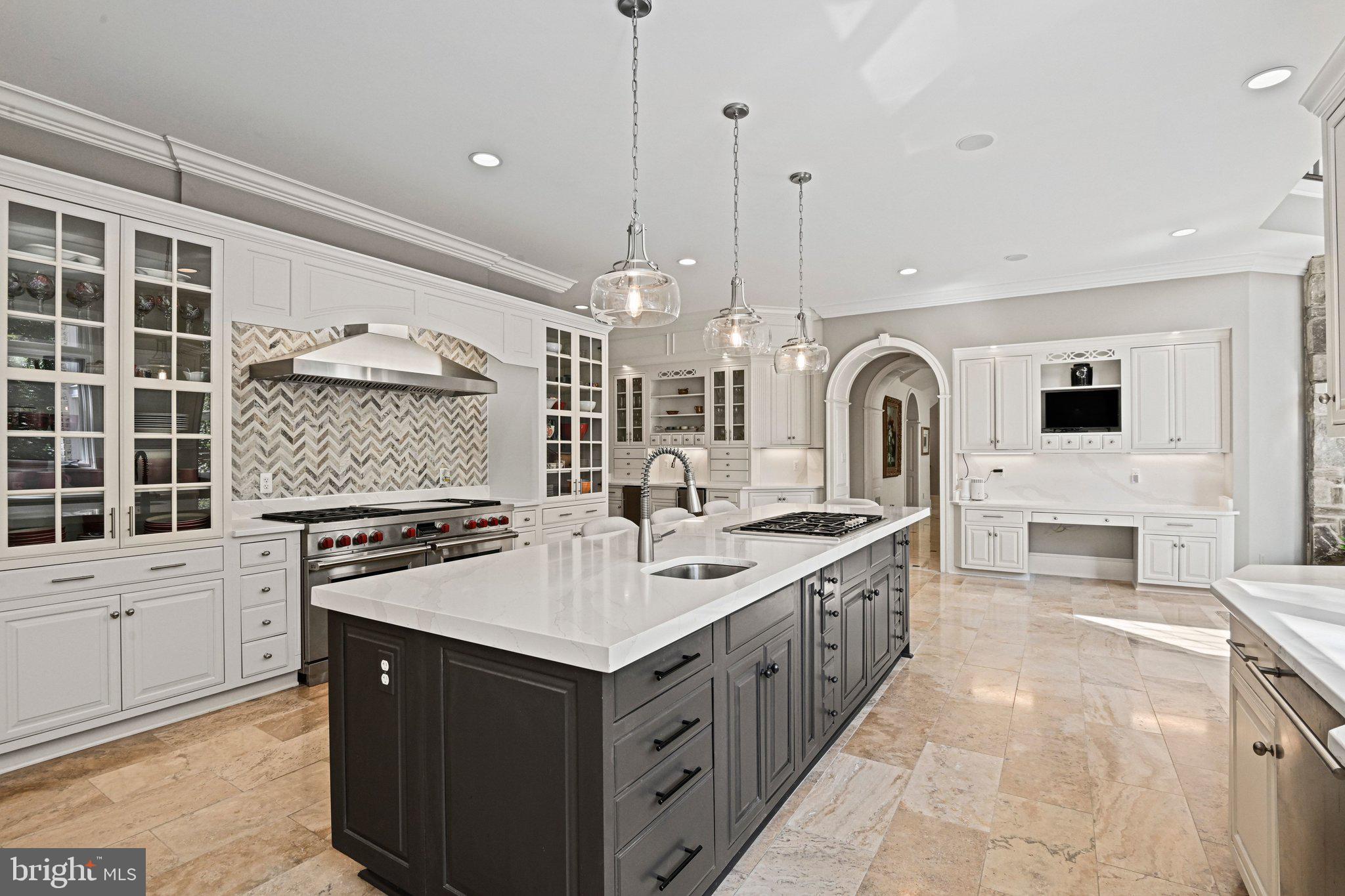 FALCON RIDGE - Residential