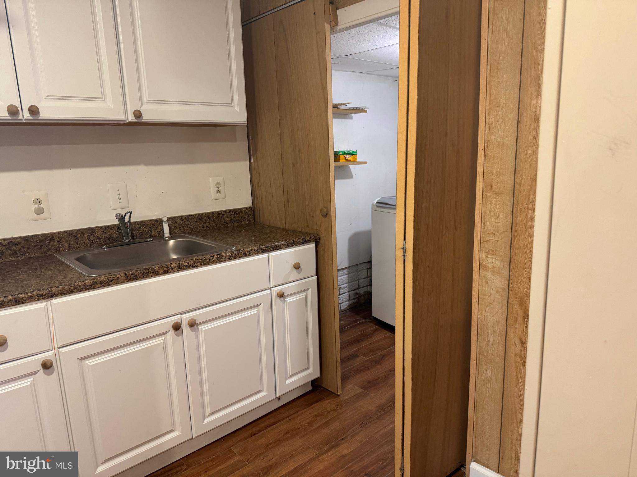 COMPTON VALLEY ESTATES - Residential Lease