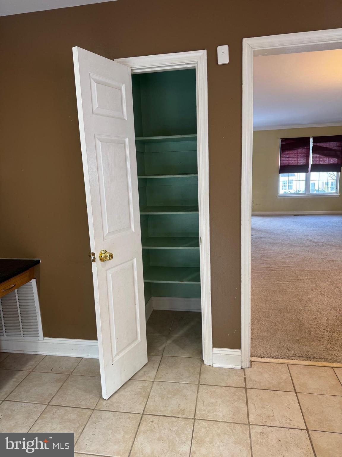 COMPTON VALLEY ESTATES - Residential Lease