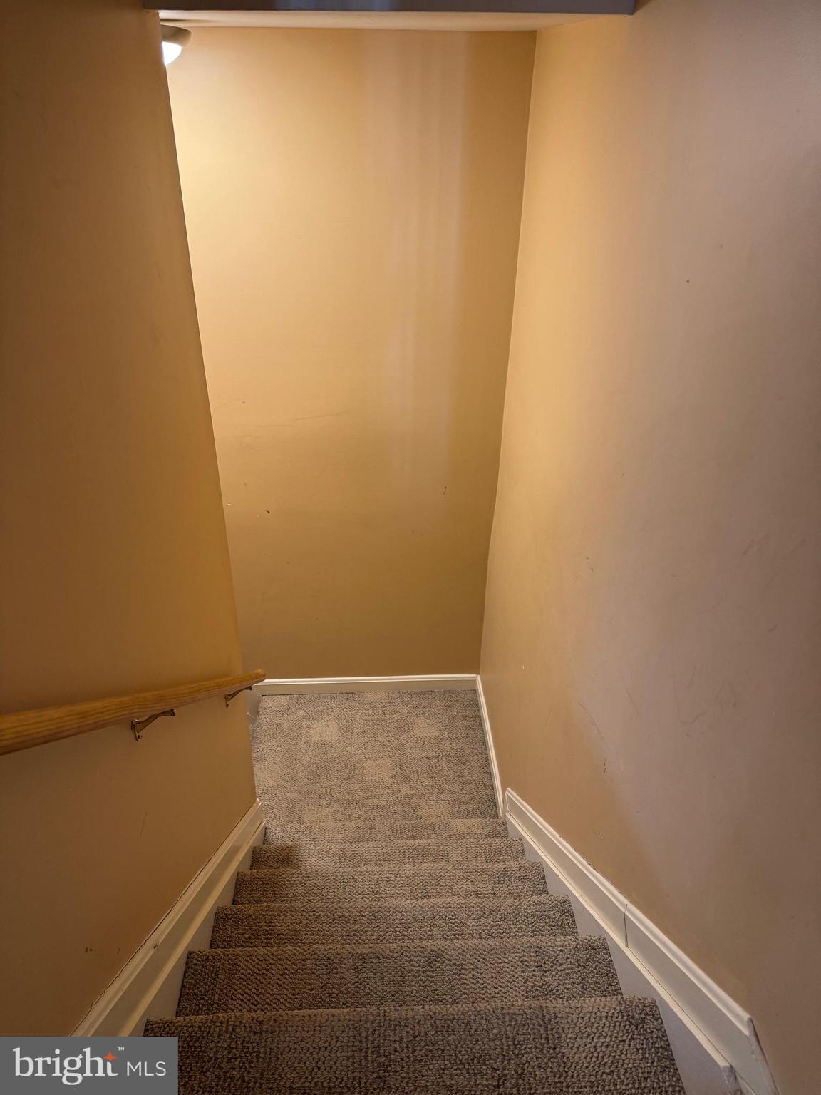 COMPTON VALLEY ESTATES - Residential Lease