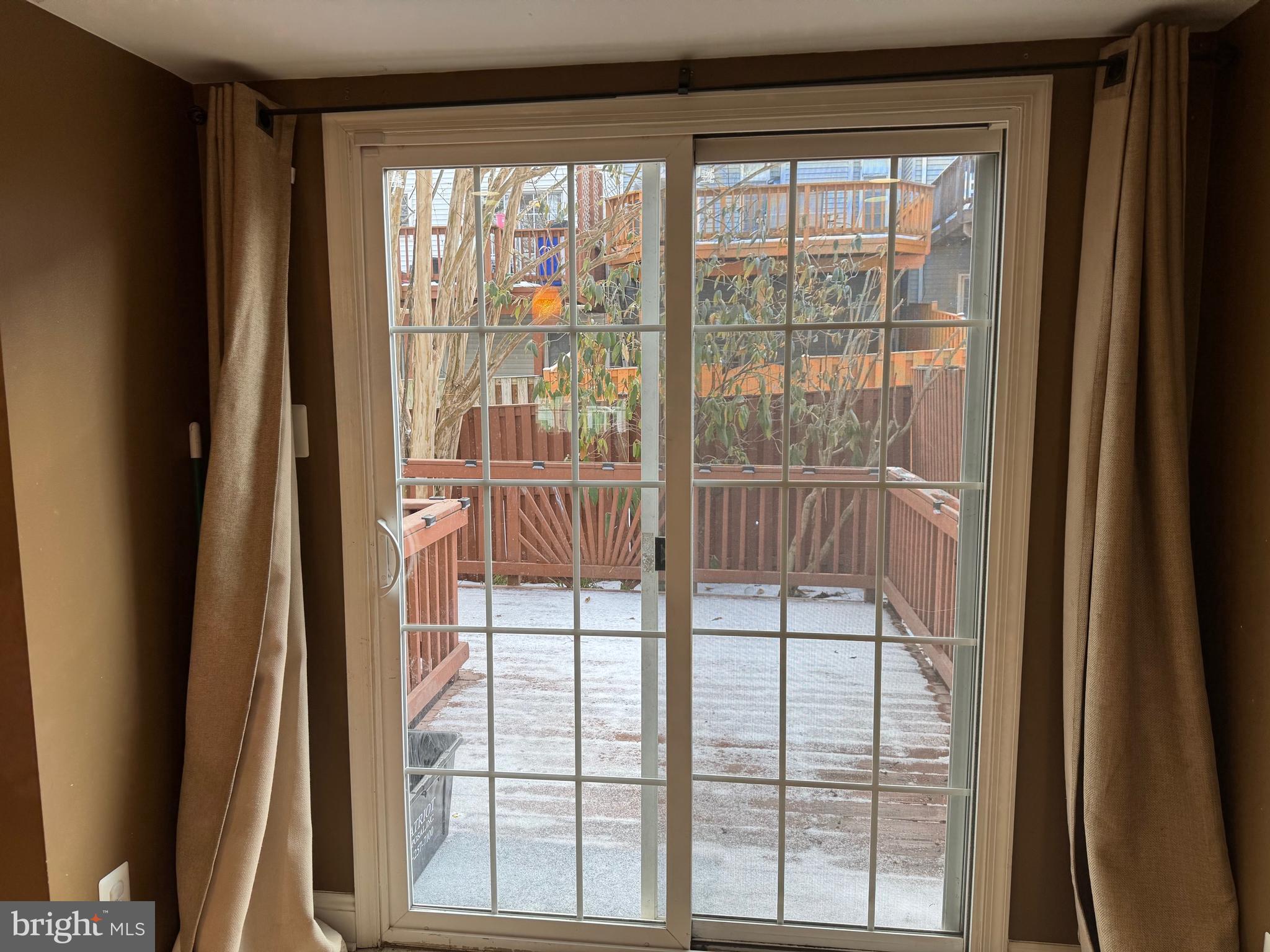 COMPTON VALLEY ESTATES - Residential Lease