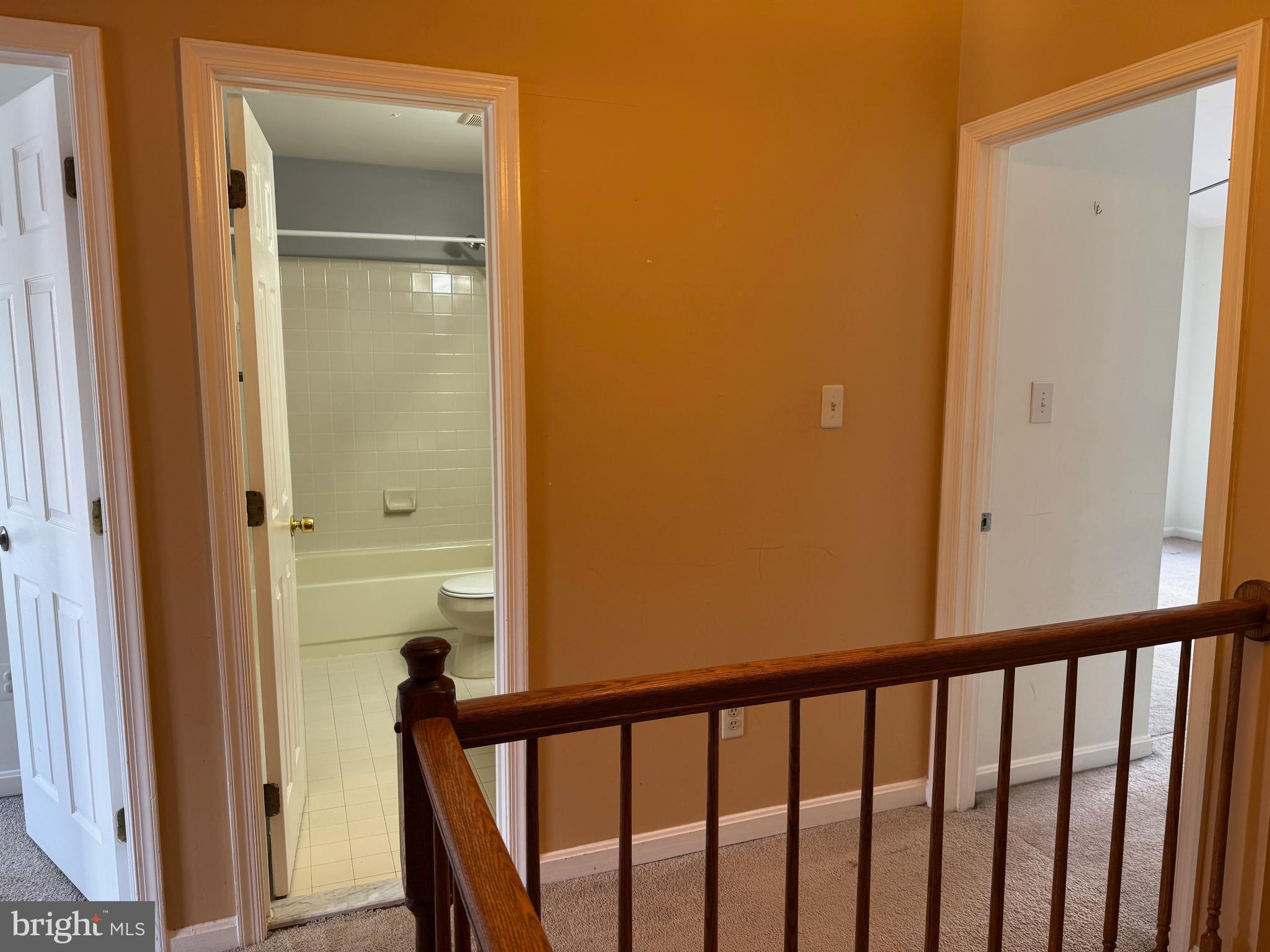 COMPTON VALLEY ESTATES - Residential Lease