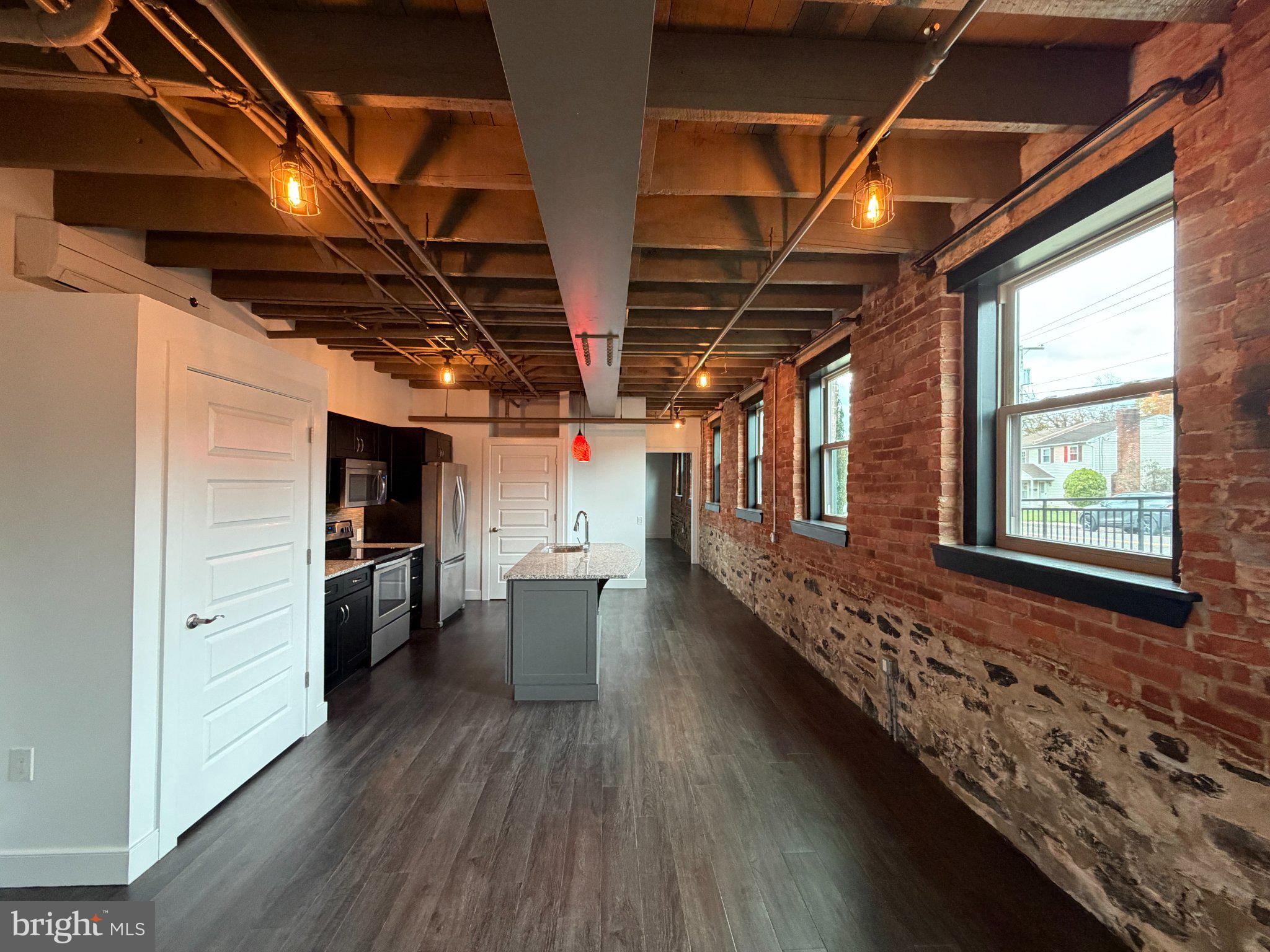 820 W MARKET STREET 1A
