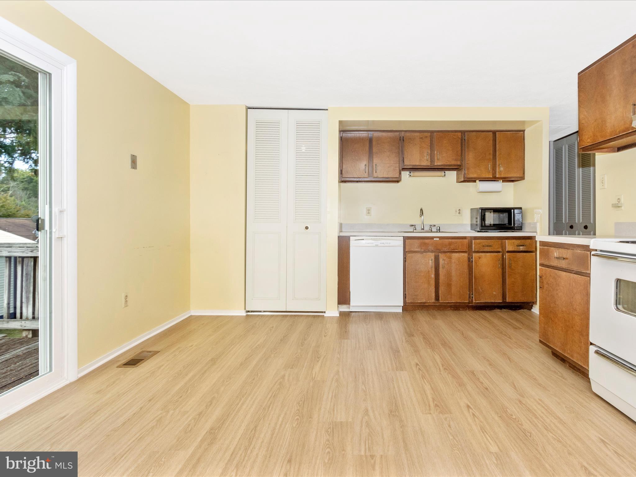 VILLAGE OF HICKORY RIDGE - Residential