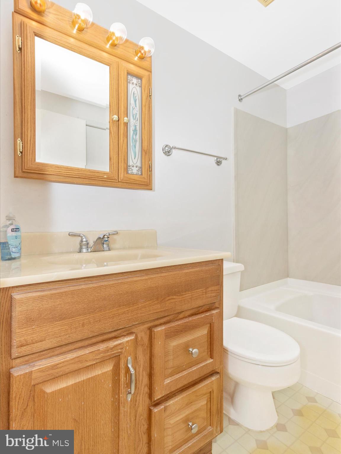 VILLAGE OF HICKORY RIDGE - Residential