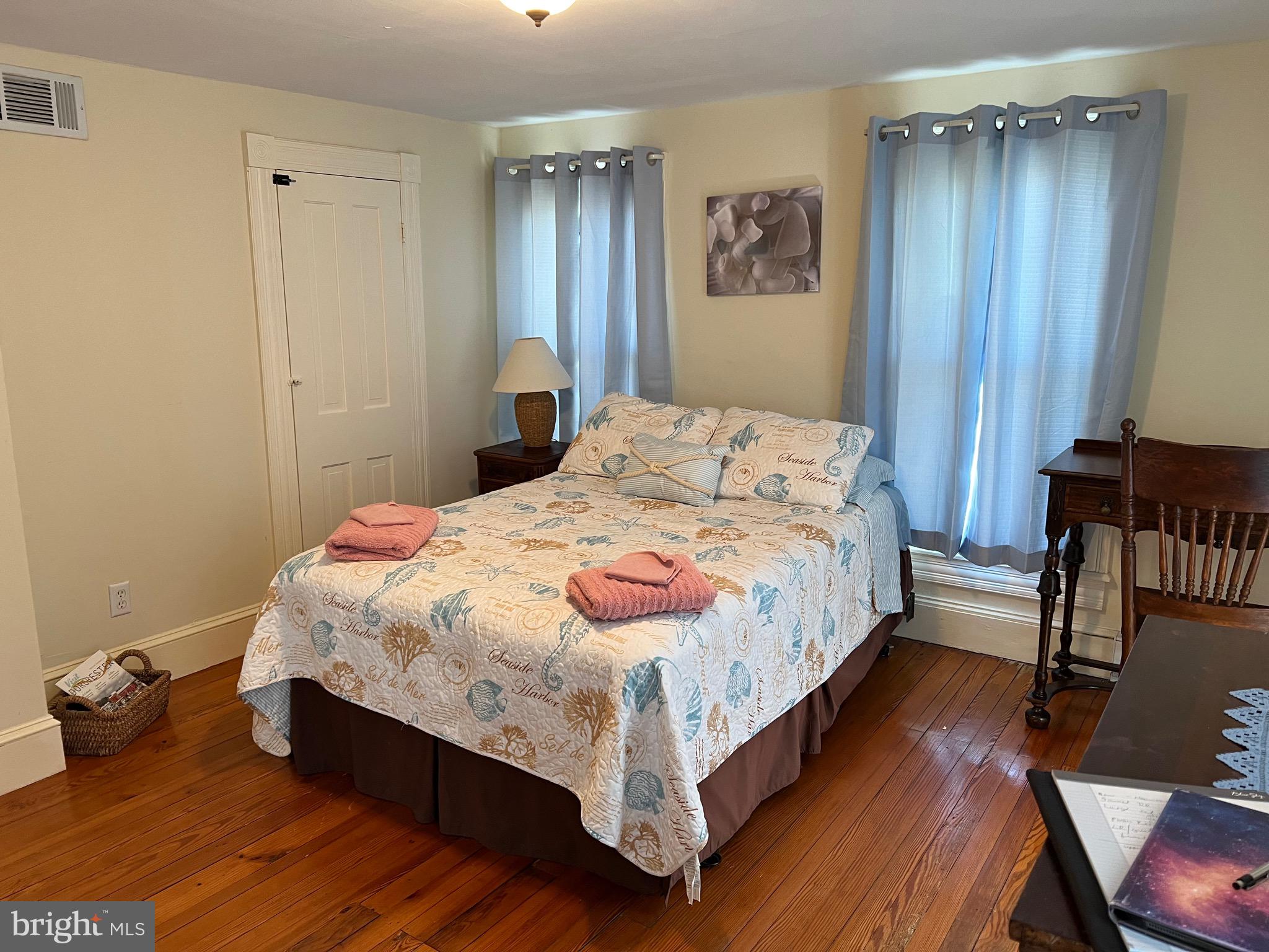 1632 STEAMBOAT WHARF ROAD S