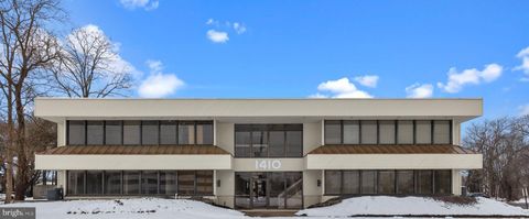 Photo of 1410 Hooper Avenue #UNIT 6, TOMS RIVER, NJ 08753 (MLS # NJOC2037136)