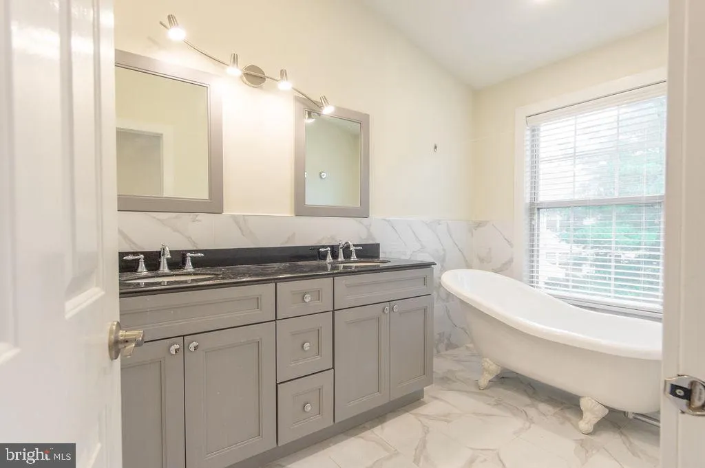 Yardley, Pennsylvania 19067, United States, 3 Bedrooms Bedrooms, ,3 BathroomsBathrooms,Residential,Pending,104972