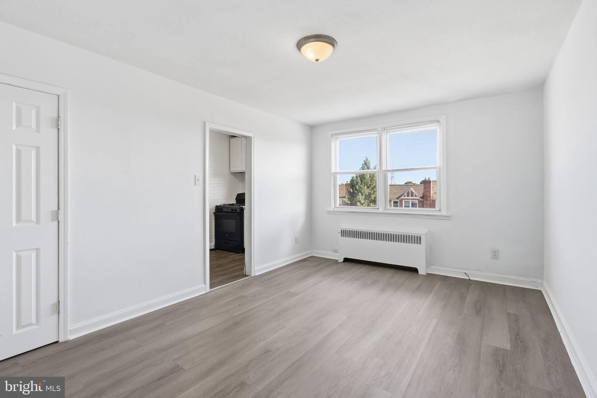 808 DERWYN ROAD A