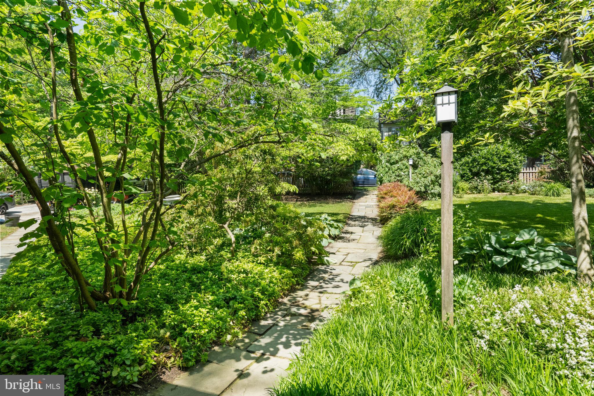 126 W GRAVERS LANE