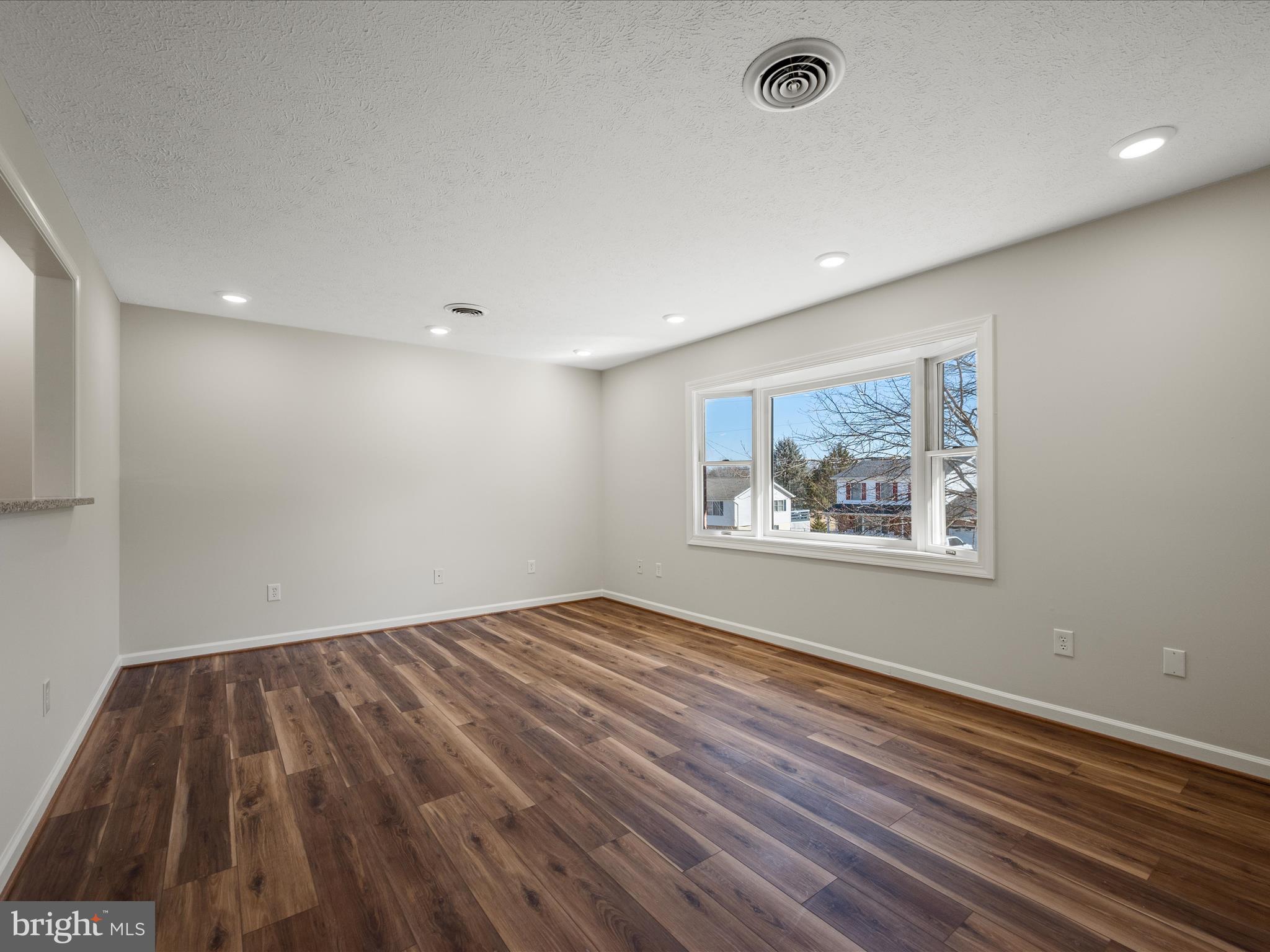 GLENMONT VILLAGE - Residential