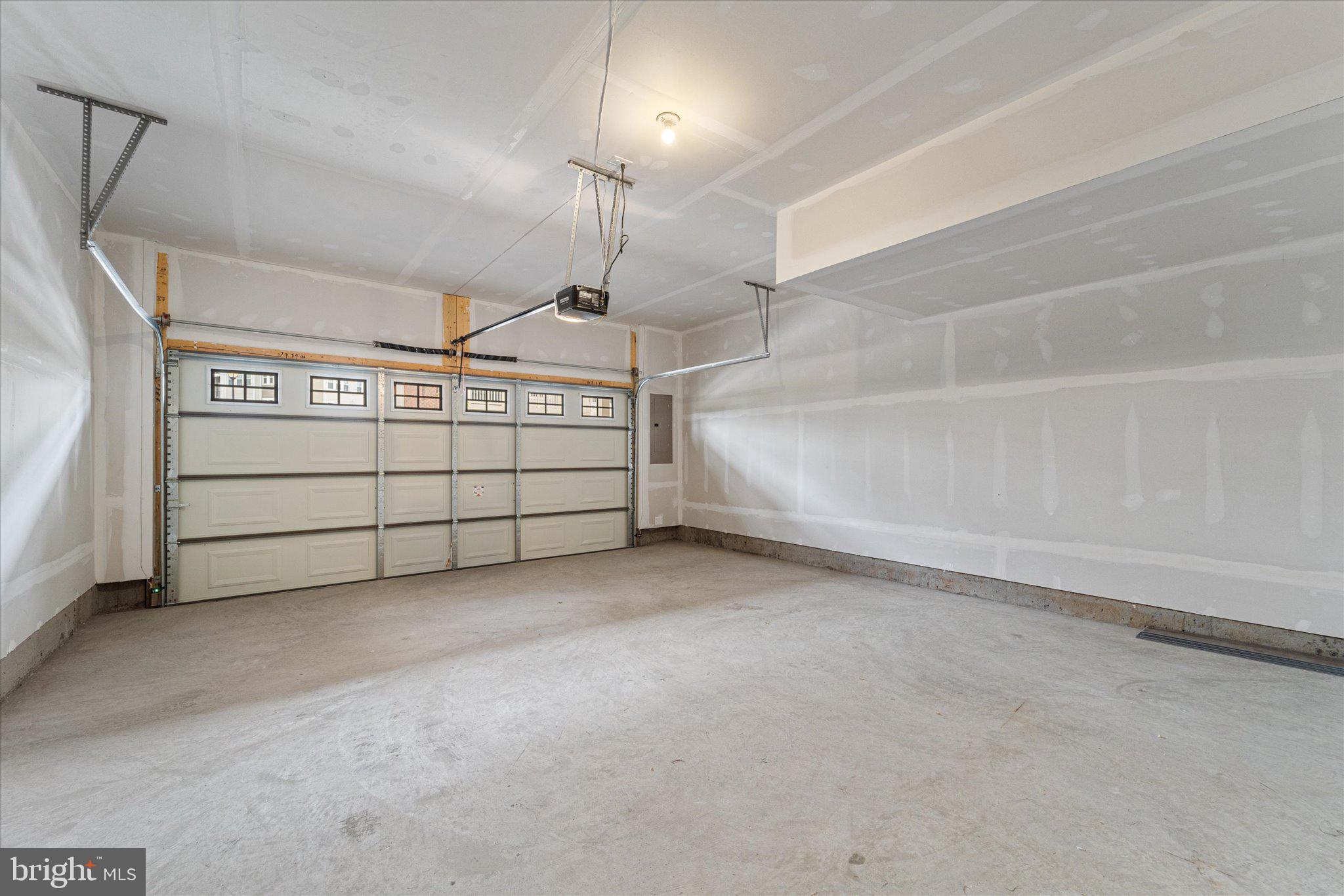 POTOMAC STATION MARKETPLACE - Residential Lease