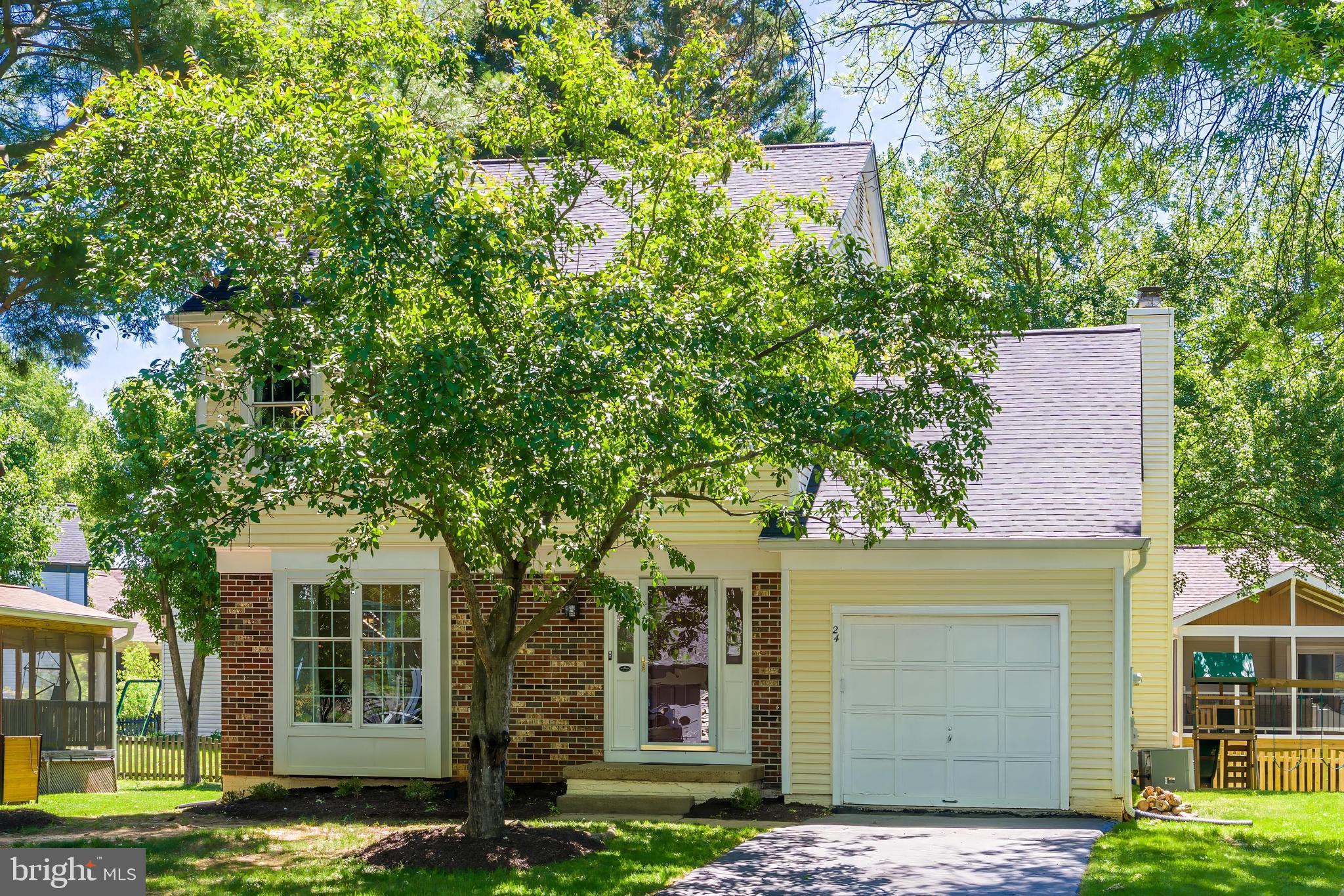 24 NEWLAND COURT
