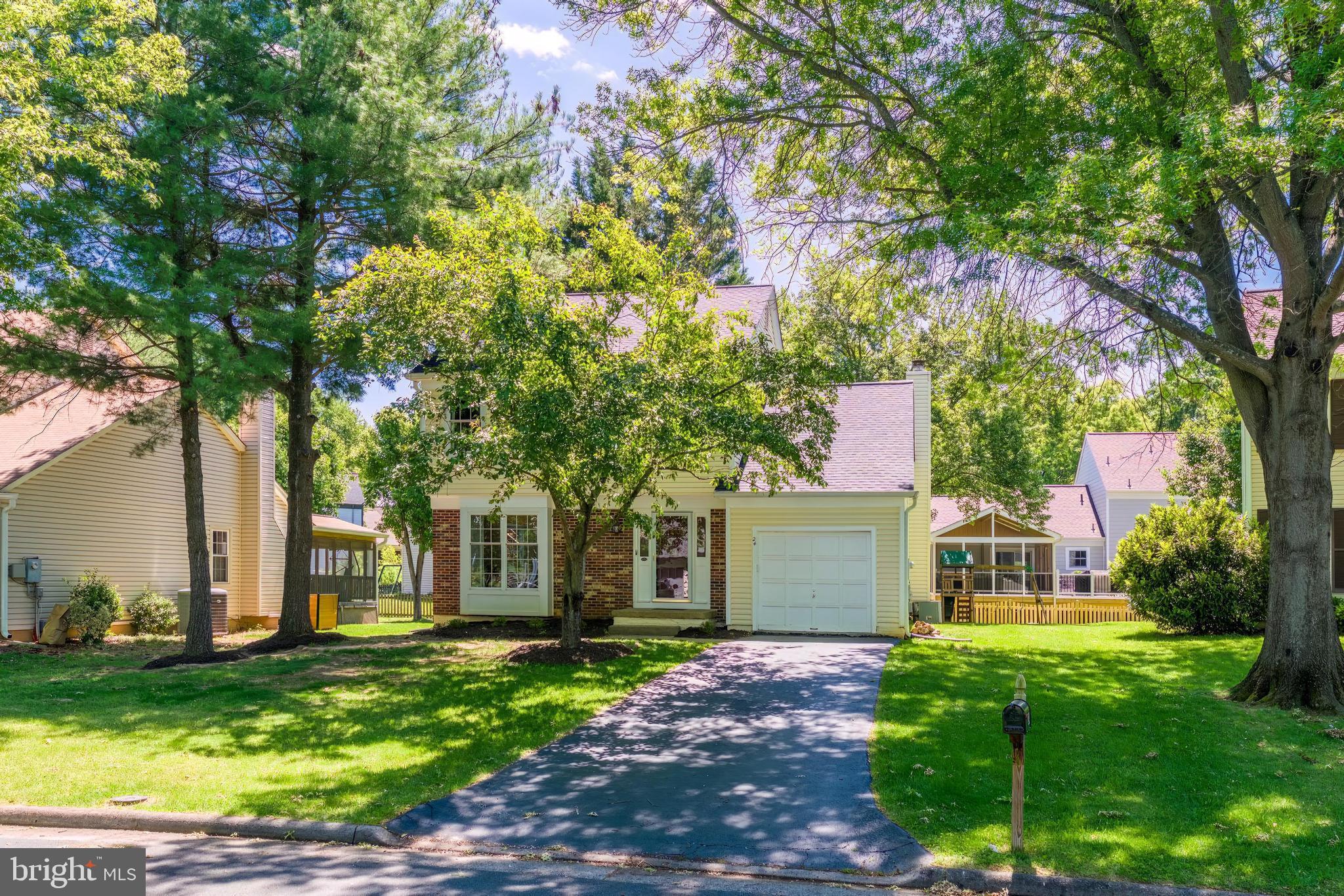 24 NEWLAND COURT