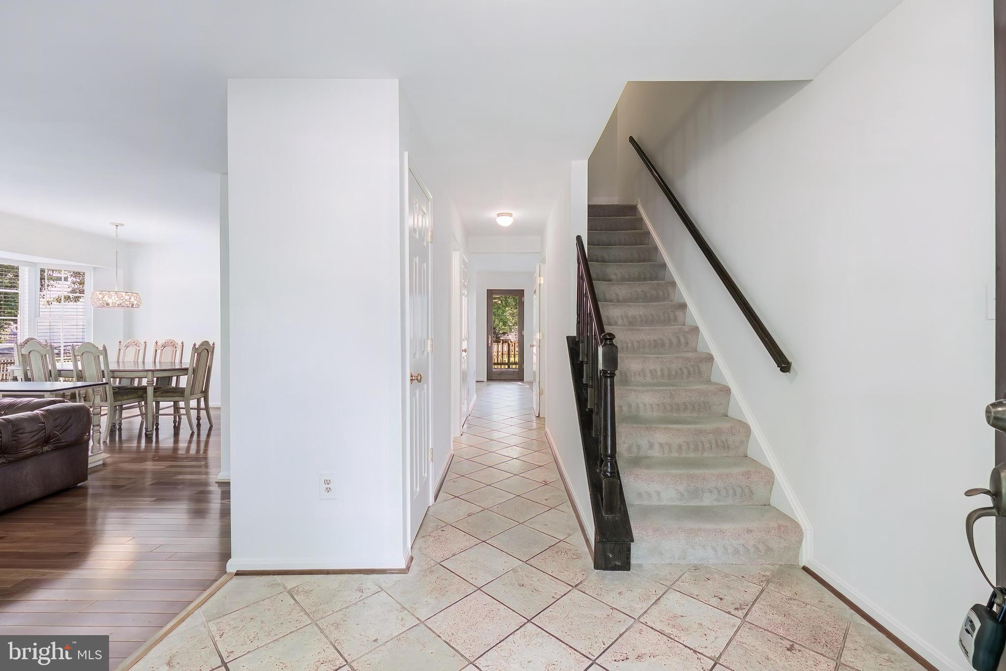 24 NEWLAND COURT