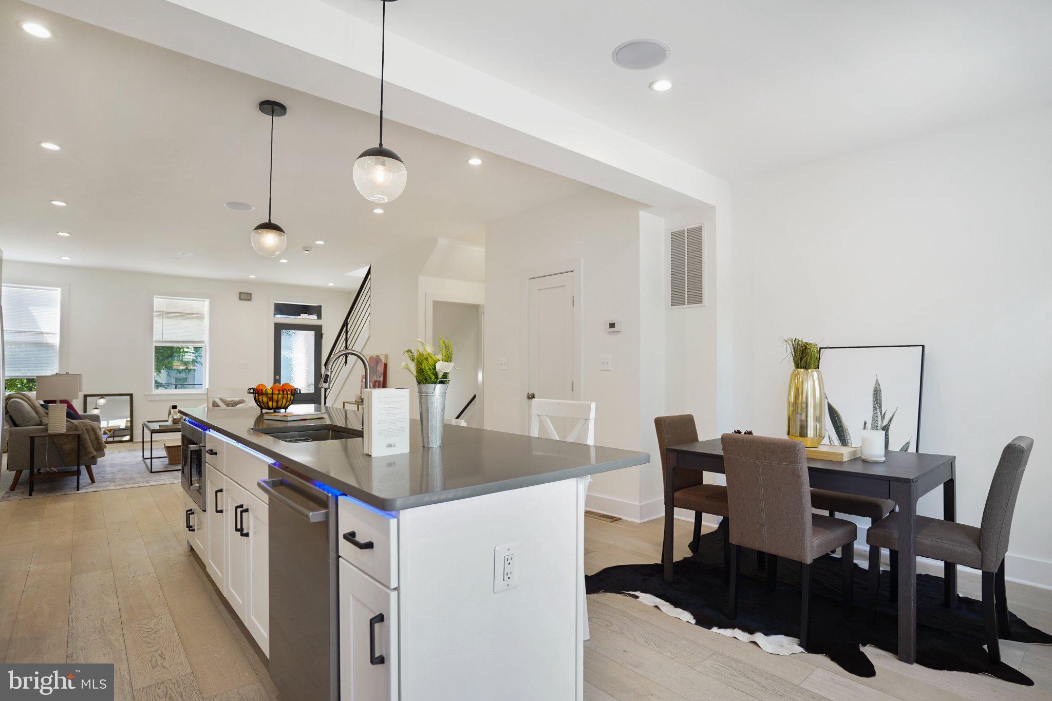 112 V STREET NE