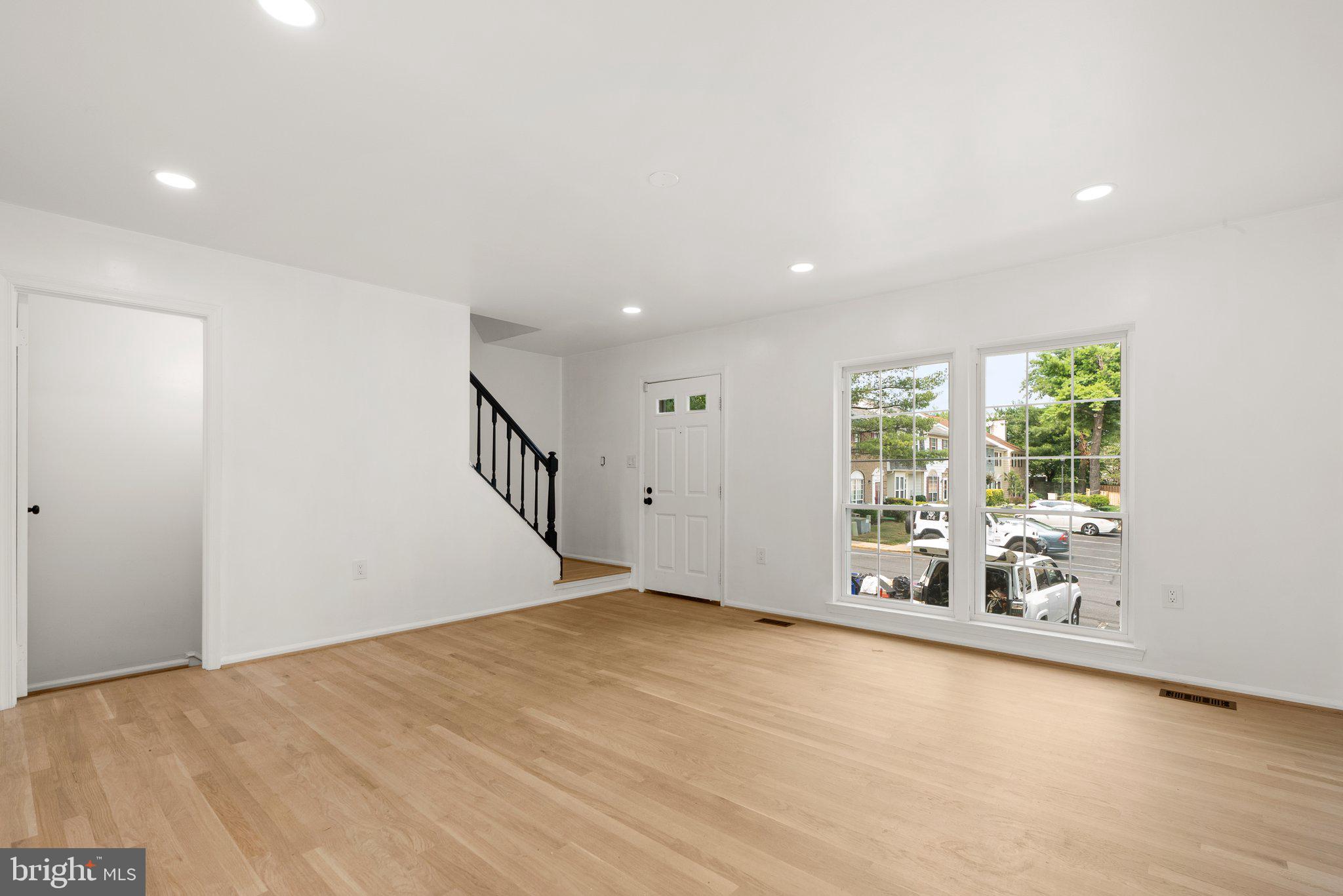 CROGHAN SQUARE - Residential Lease